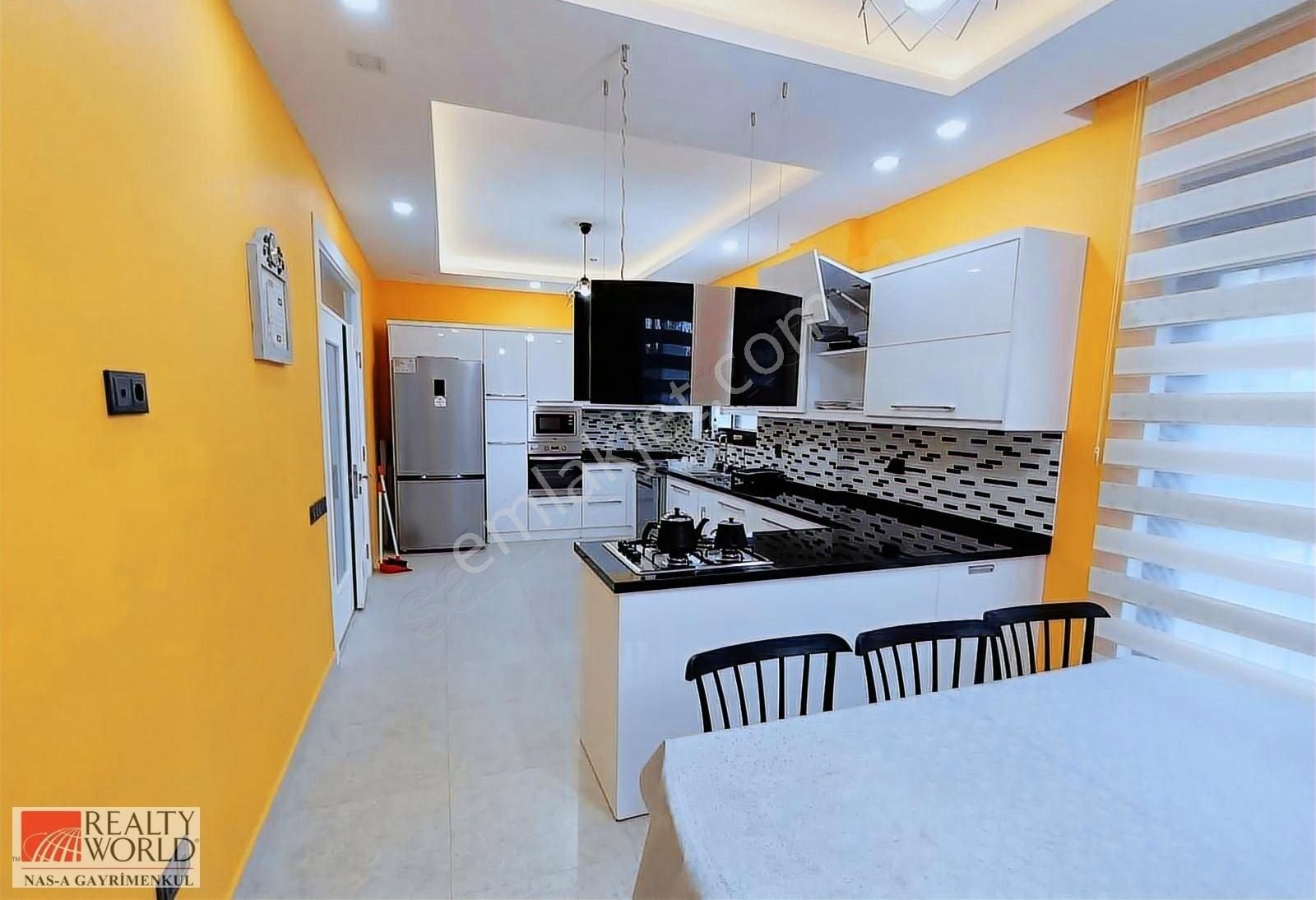 Yeşilbayır'da Asansör Yeri Olan 4 Katlı 8+1 Muhteşem Villa - Görsel 32