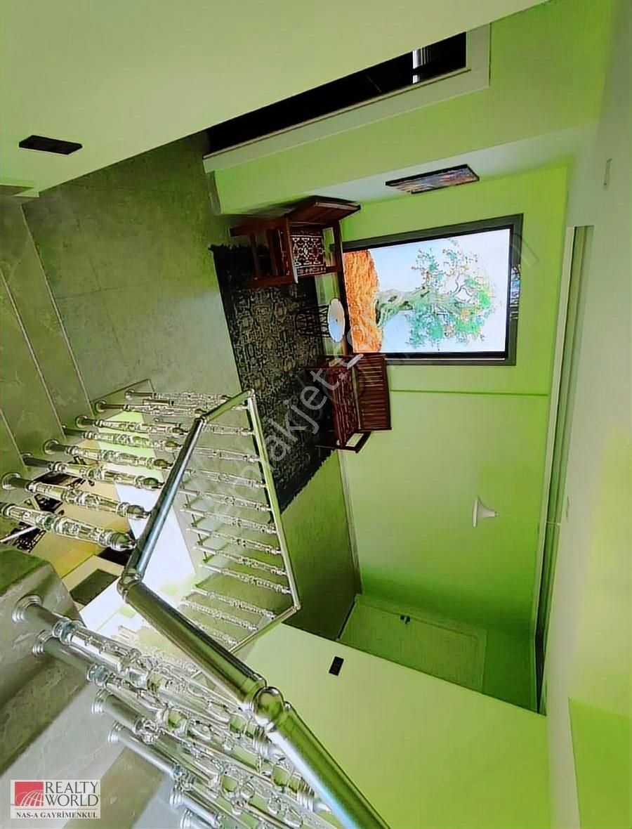 Yeşilbayır'da Asansör Yeri Olan 4 Katlı 8+1 Muhteşem Villa - Görsel 3
