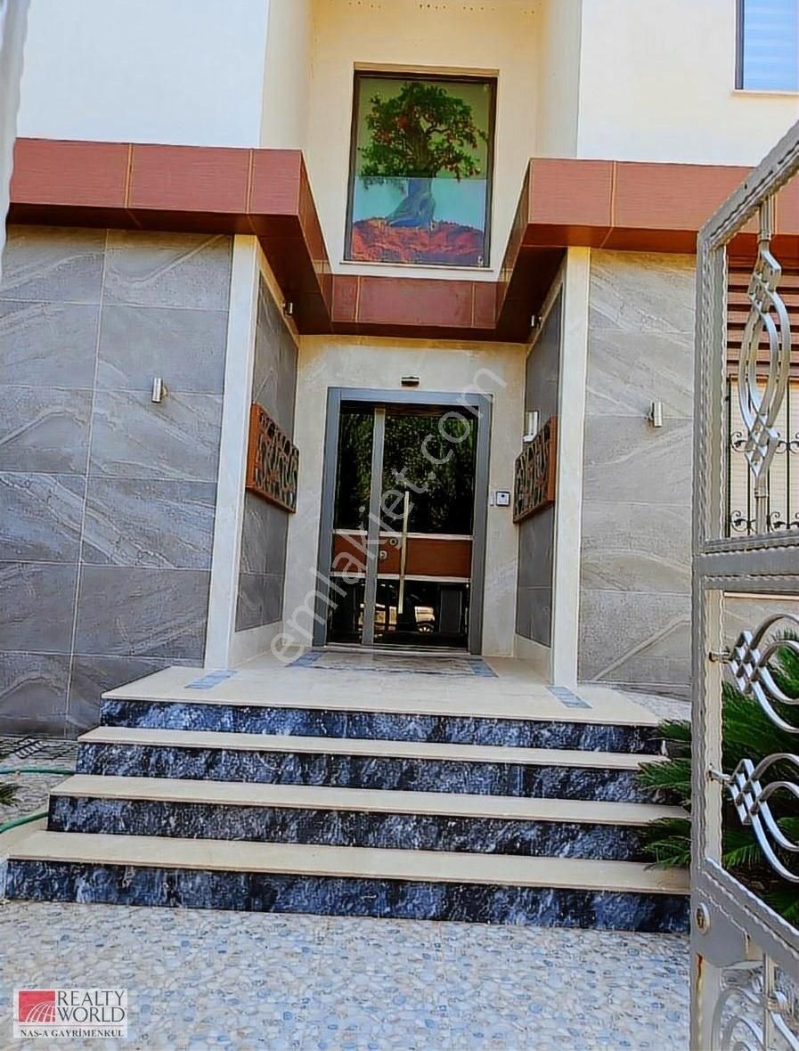 Yeşilbayır'da Asansör Yeri Olan 4 Katlı 8+1 Muhteşem Villa - Görsel 16