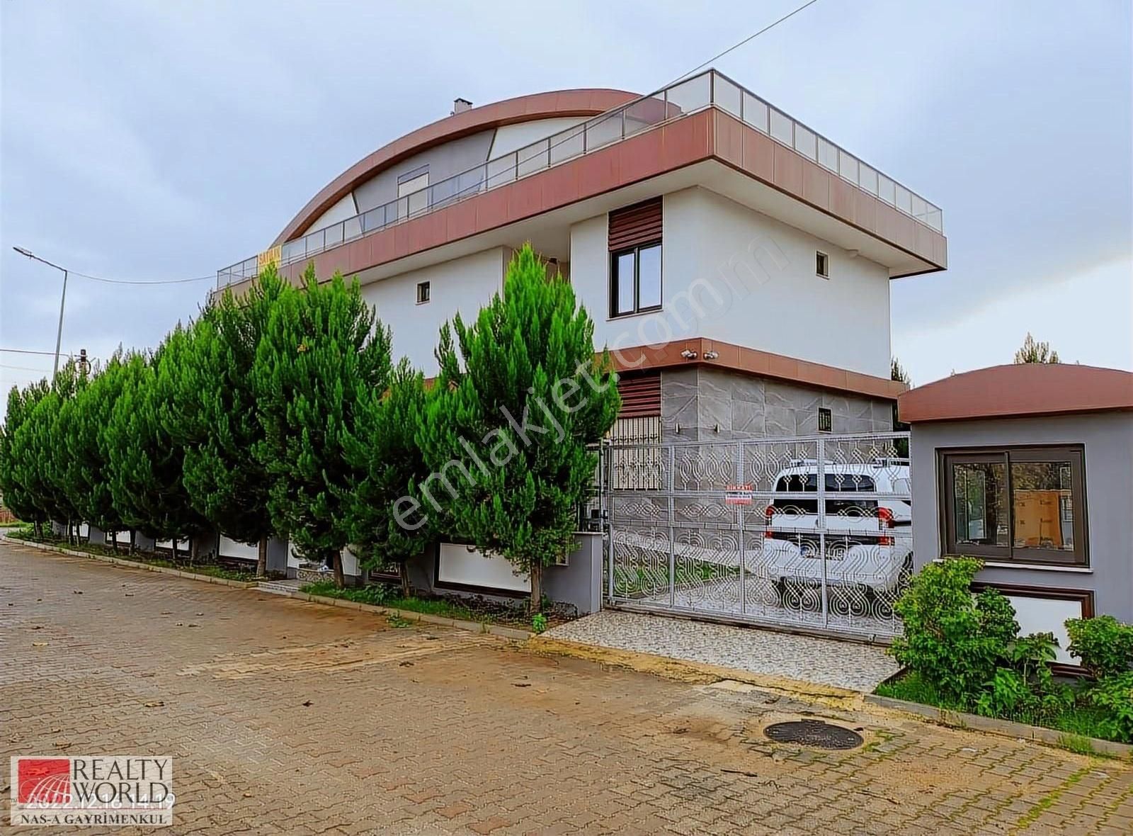 Yeşilbayır'da Asansör Yeri Olan 4 Katlı 8+1 Muhteşem Villa - Görsel 6