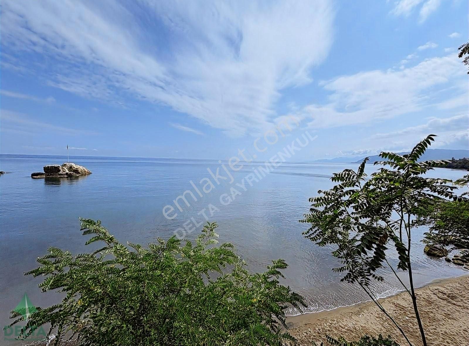 Delta Gayrimenkul'den Ordu Perşembe De Denize Sıfır Arsa...