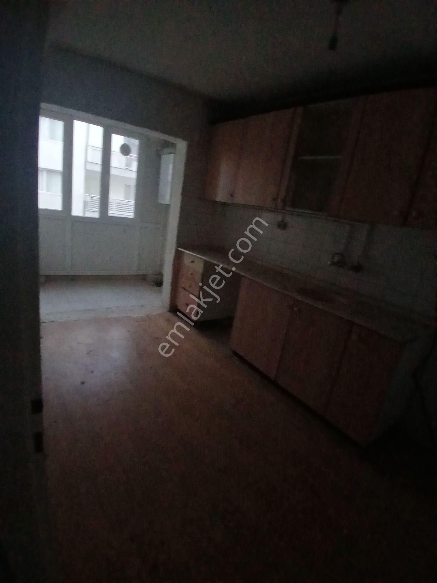 Satılık 120 M2 3+1 Kılimalı Asansörlü Çift Cepheli Çift Balkonlu Bahçeli Ferah Bir Daire - Görsel 6
