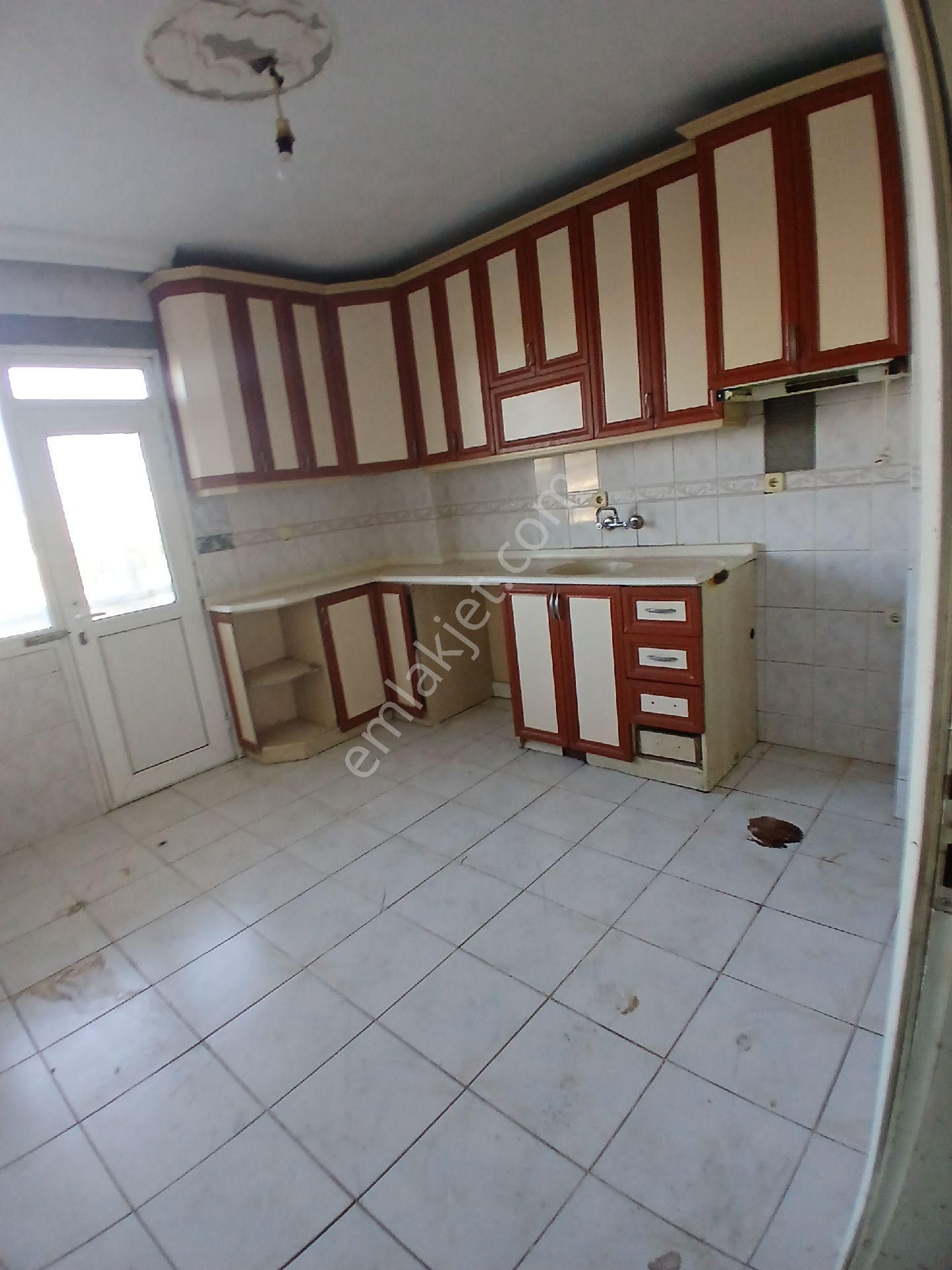 Satılık 120 M2 3+1 Kılimalı Asansörlü Çift Cepheli Çift Balkonlu Bahçeli Ferah Bir Daire - Görsel 23