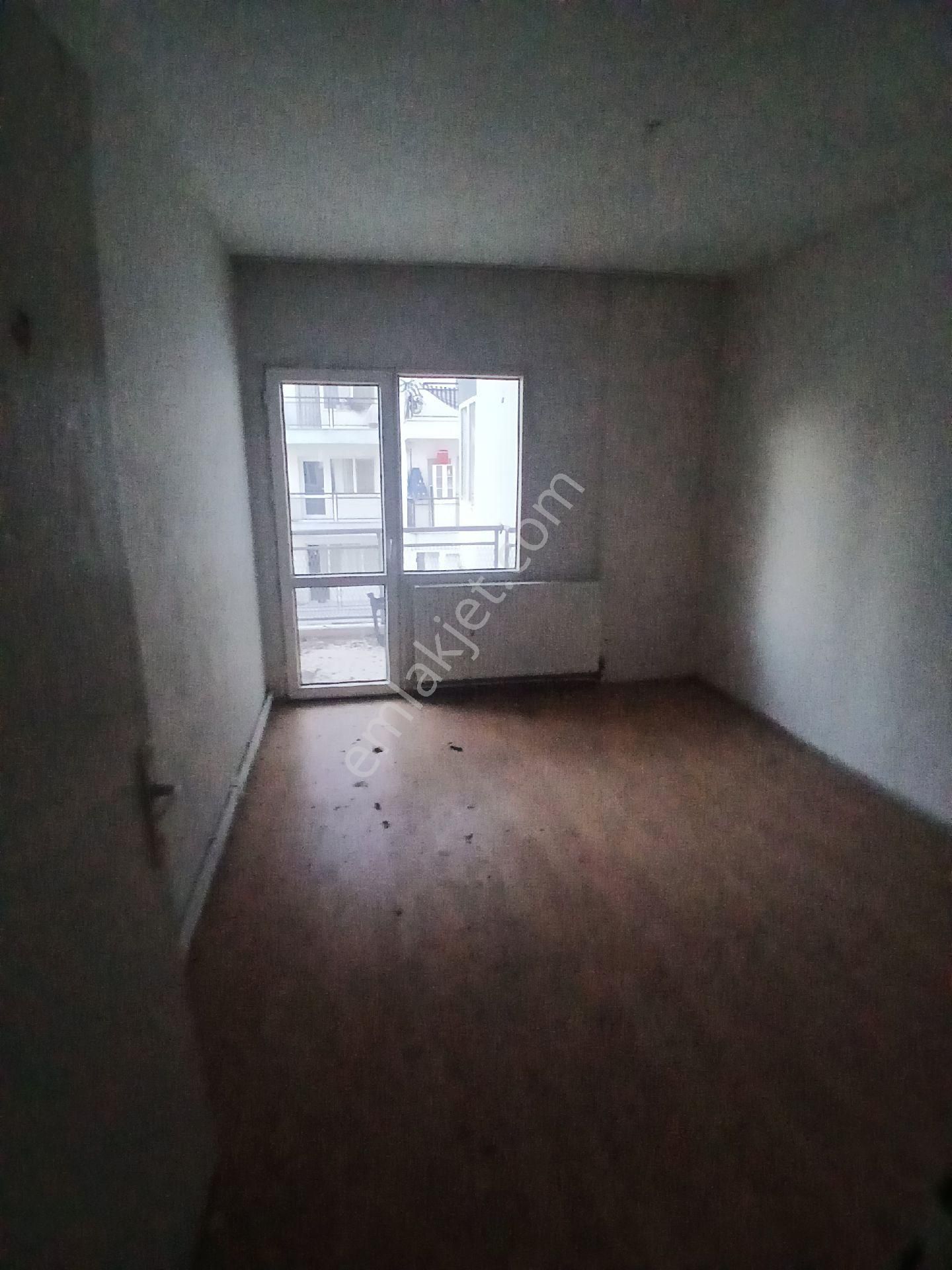 Satılık 120 M2 3+1 Kılimalı Asansörlü Çift Cepheli Çift Balkonlu Bahçeli Ferah Bir Daire - Görsel 9