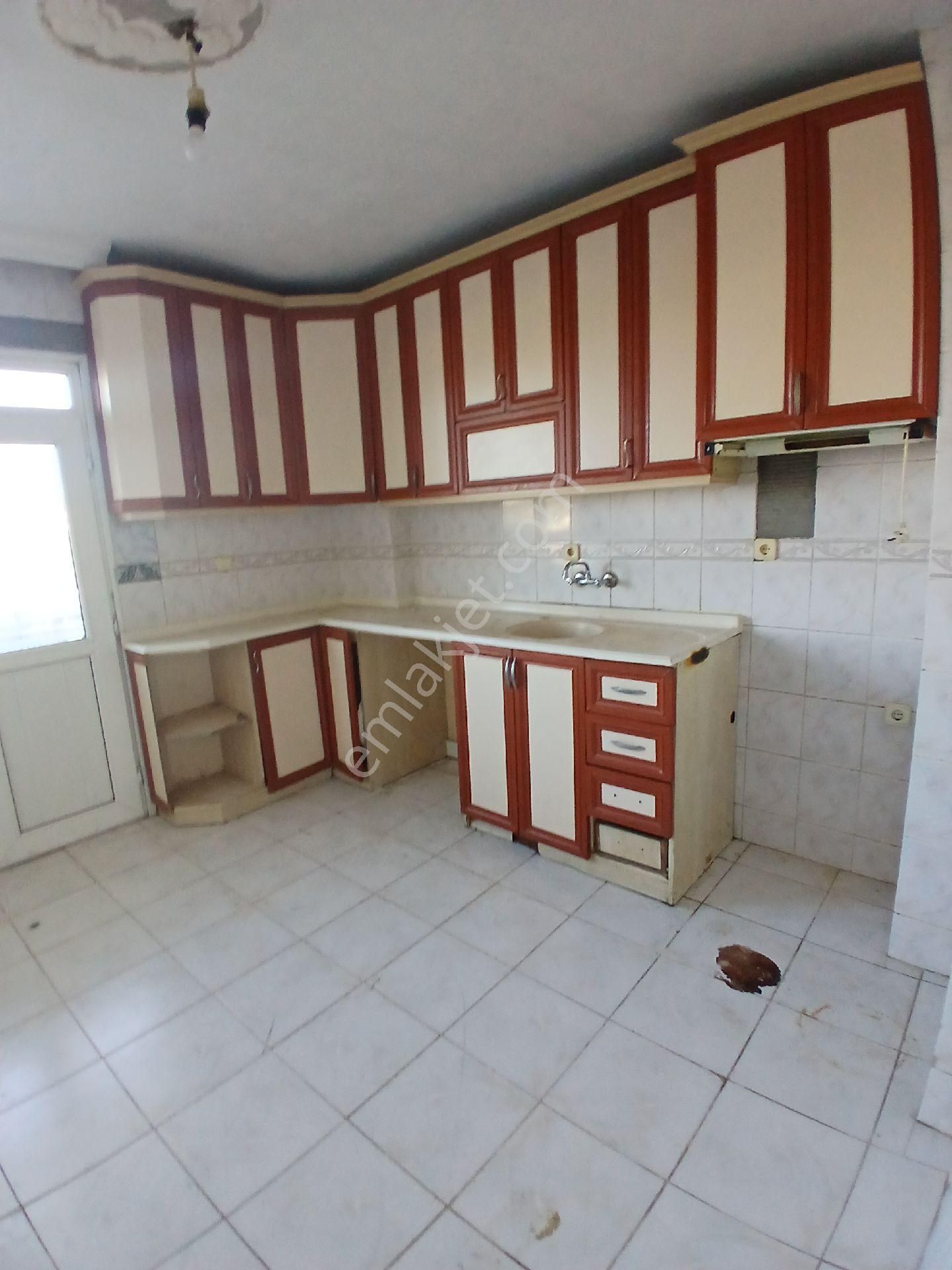 Satılık 120 M2 3+1 Kılimalı Asansörlü Çift Cepheli Çift Balkonlu Bahçeli Ferah Bir Daire - Görsel 21