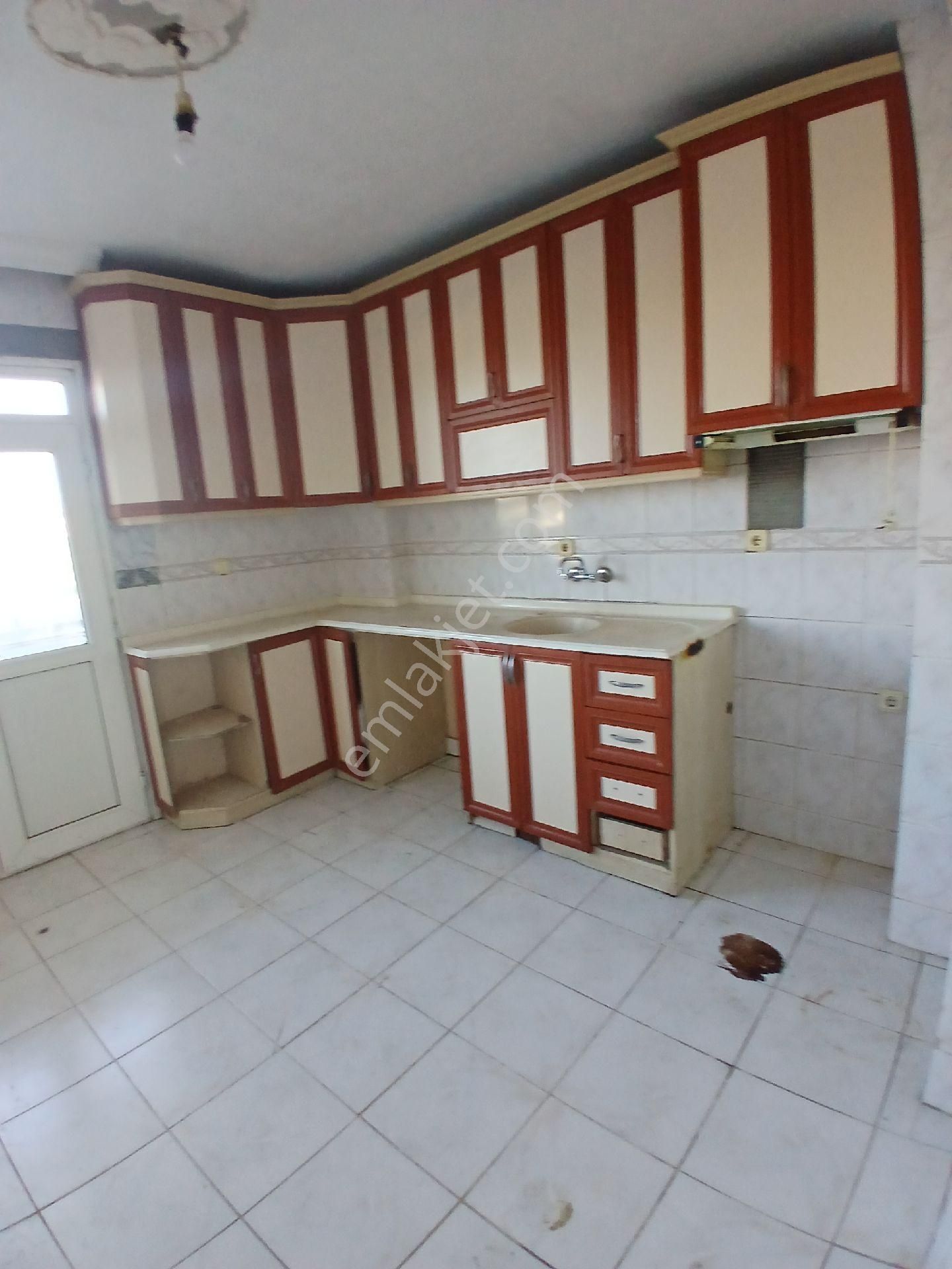 Satılık 120 M2 3+1 Kılimalı Asansörlü Çift Cepheli Çift Balkonlu Bahçeli Ferah Bir Daire - Görsel 20