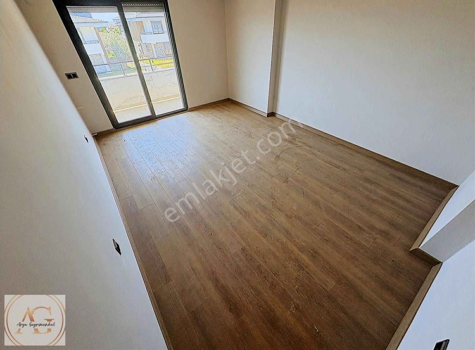 Arya'dan Güre'de Dağ Ve Deniz Manzaralı Havuzlu 3+1 Villa - Görsel 5