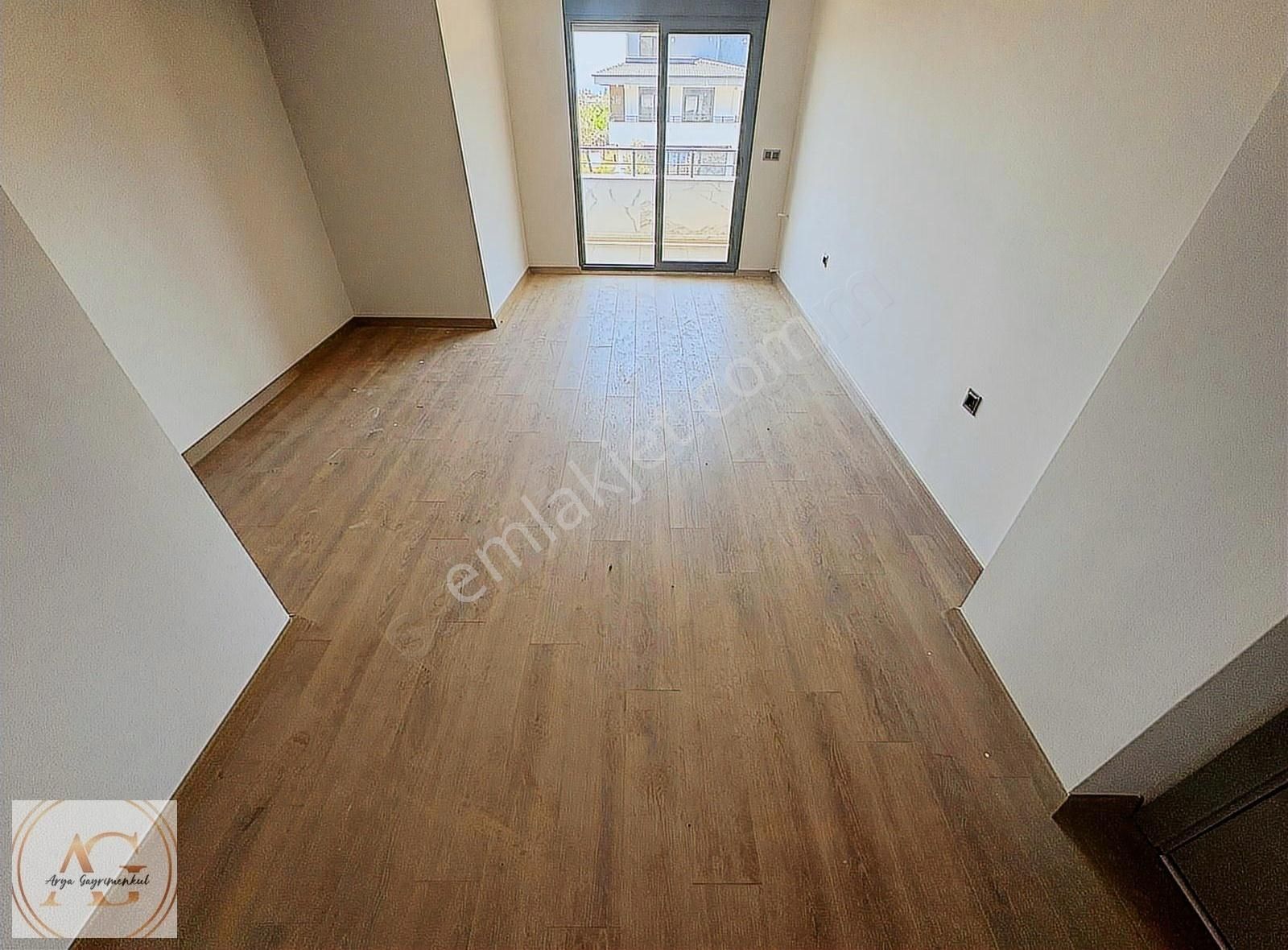 Arya'dan Güre'de Dağ Ve Deniz Manzaralı Havuzlu 3+1 Villa - Görsel 14