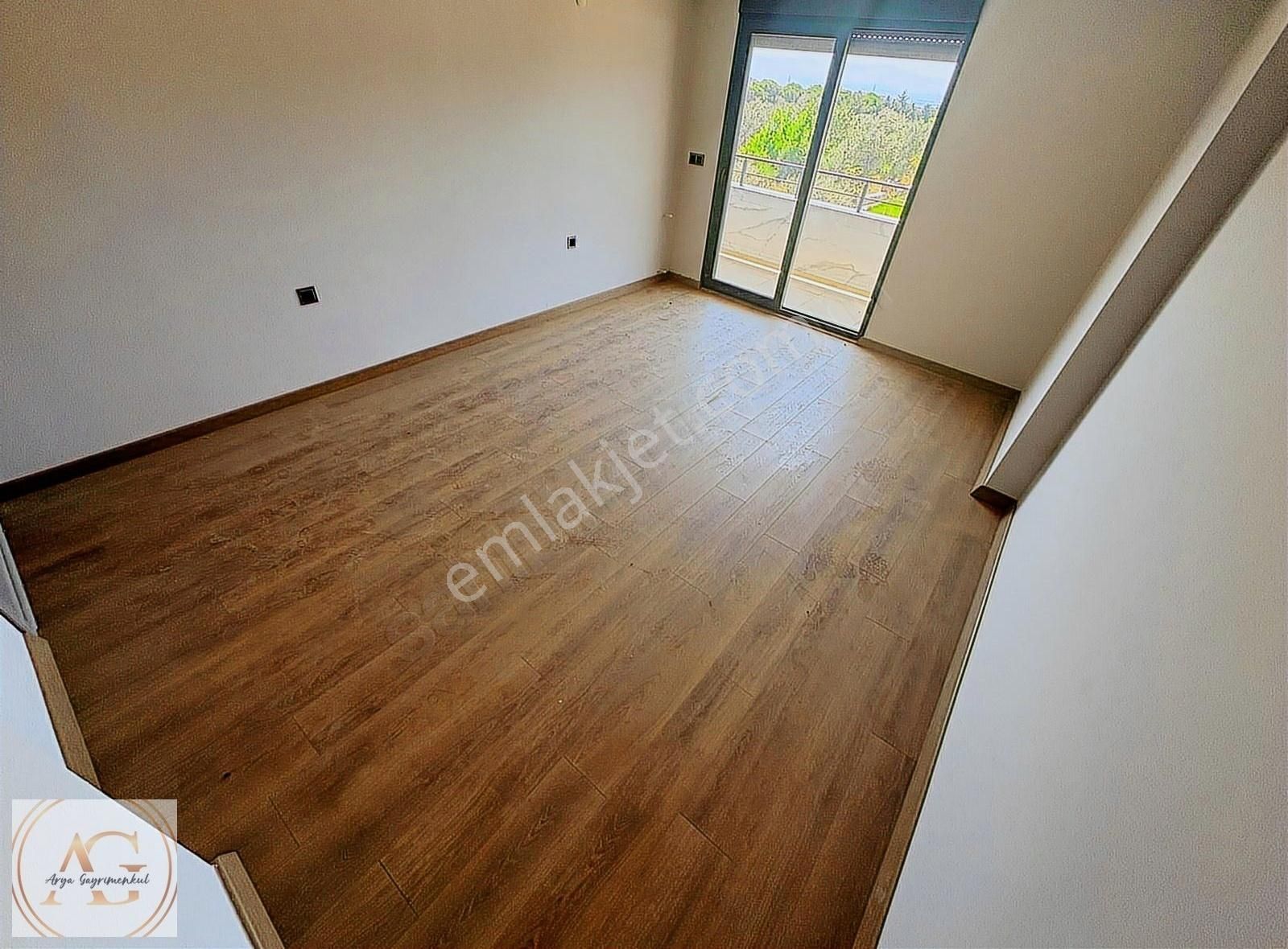 Arya'dan Güre'de Dağ Ve Deniz Manzaralı Havuzlu 3+1 Villa - Görsel 9