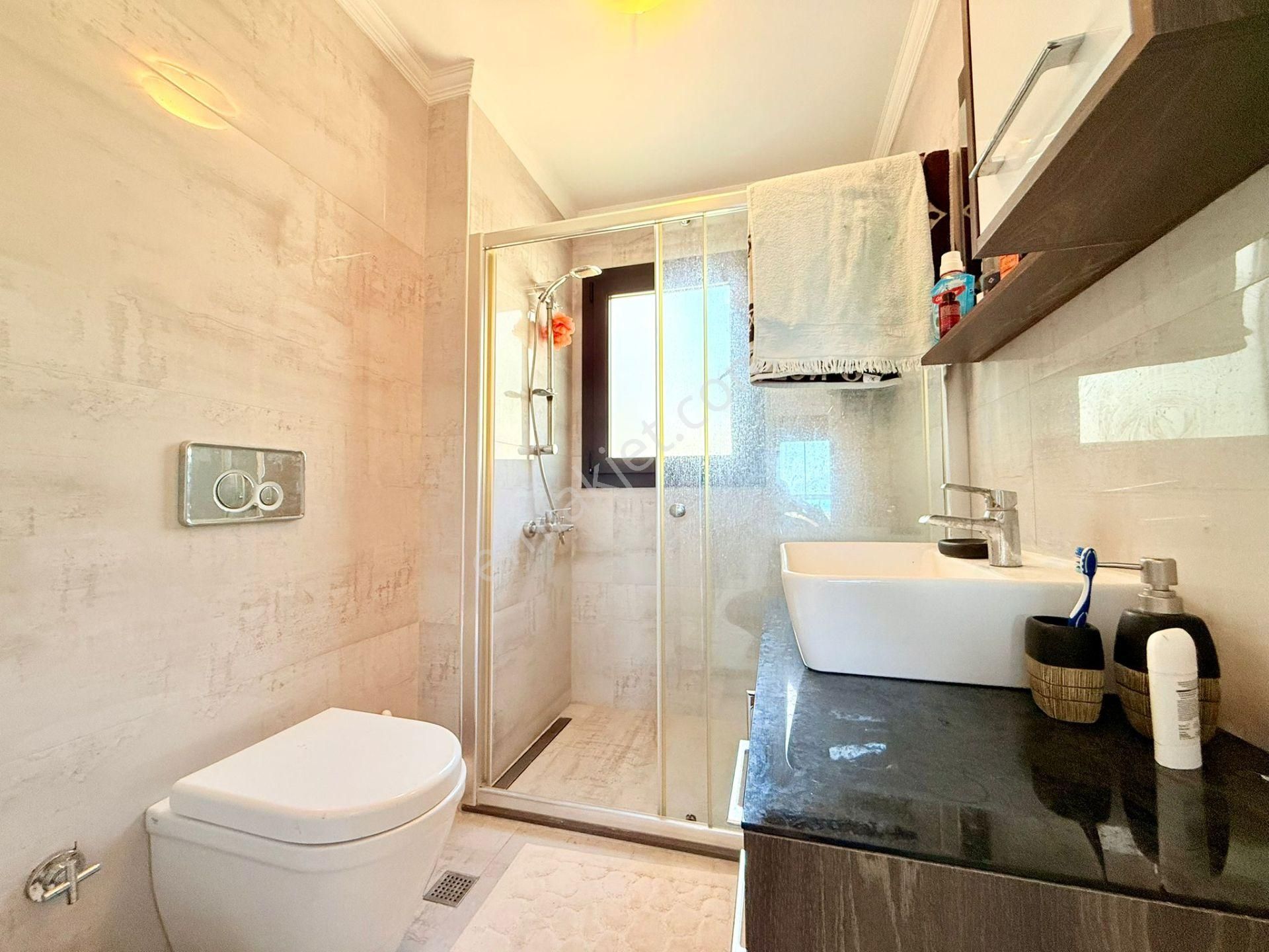 Sahıle-avm'ye Yakın- Manzara-özel Havuz/otopark-500 M2 Bahçe-modern Mımarı-tamamı Müstakil - Görsel 2