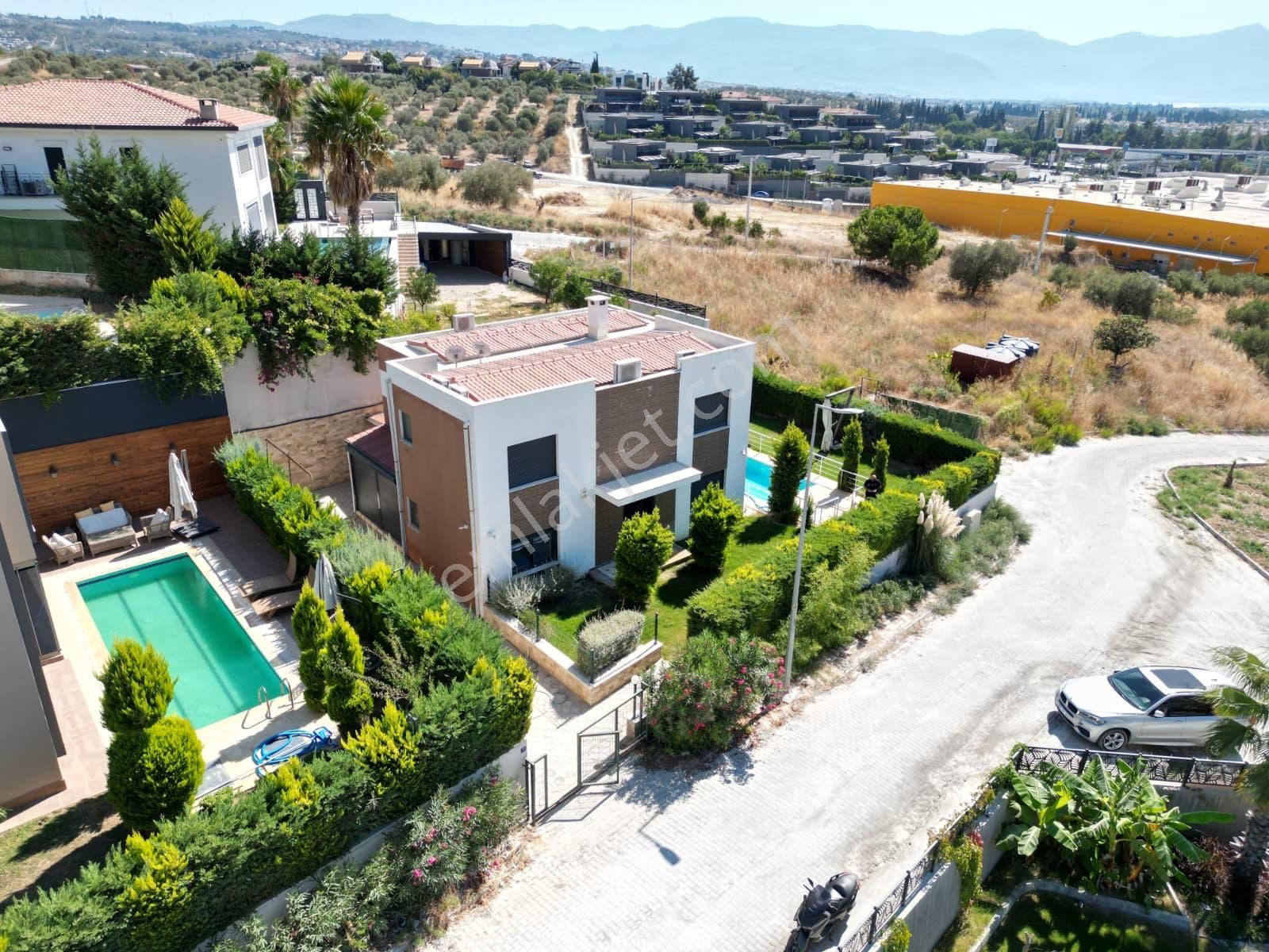 Sahıle-avm'ye Yakın- Manzara-özel Havuz/otopark-500 M2 Bahçe-modern Mımarı-tamamı Müstakil - Görsel 28