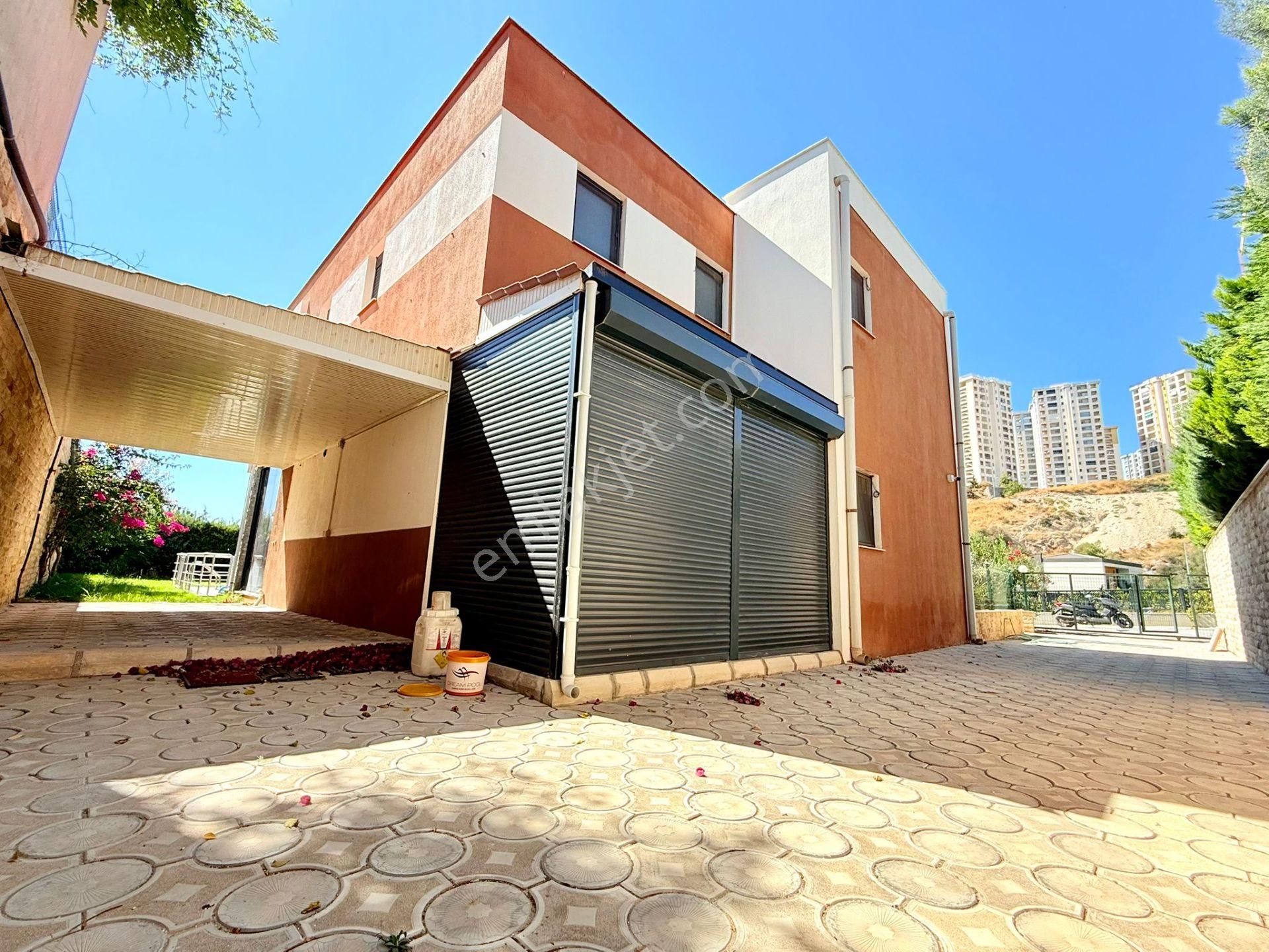 Sahıle-avm'ye Yakın- Manzara-özel Havuz/otopark-500 M2 Bahçe-modern Mımarı-tamamı Müstakil - Görsel 21