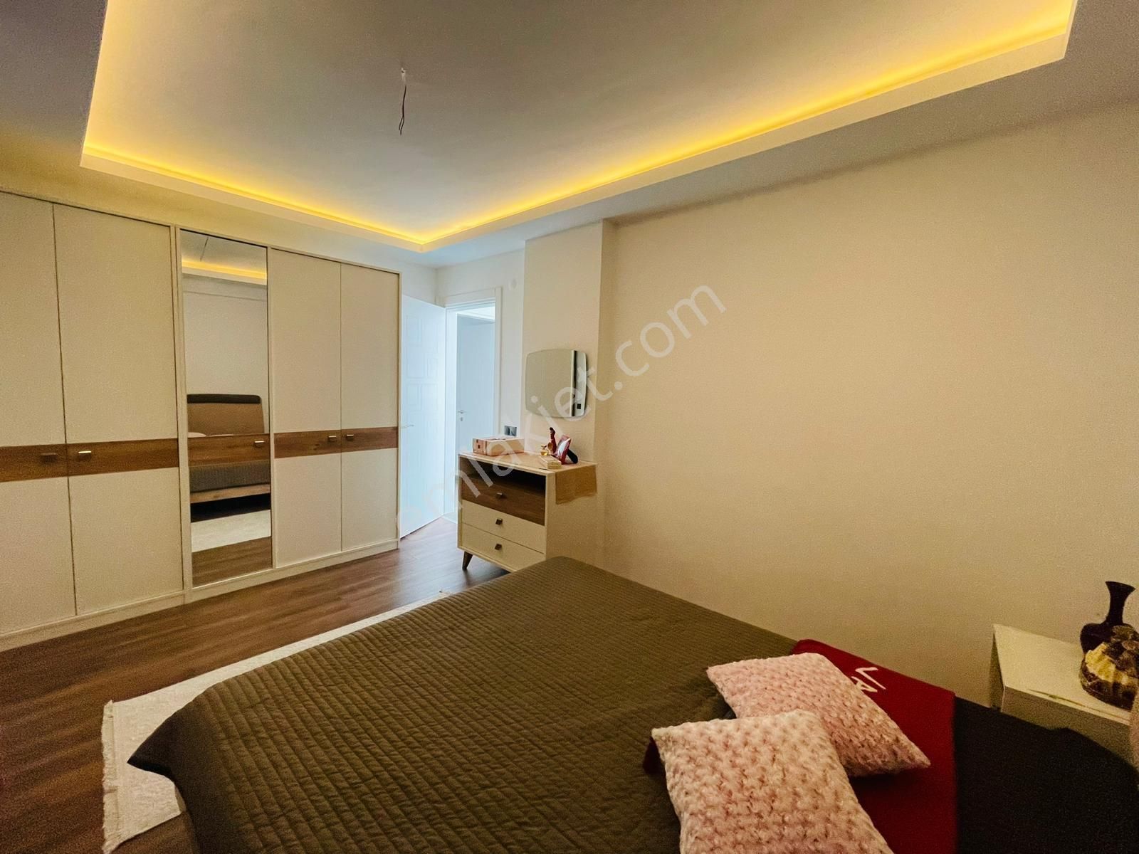 Manzara-özel Havuz-bahçe-güvenlik-lüx&modern Mımarı -yerden Isıtma-450 M2-tamamı Mustakıl - Görsel 21