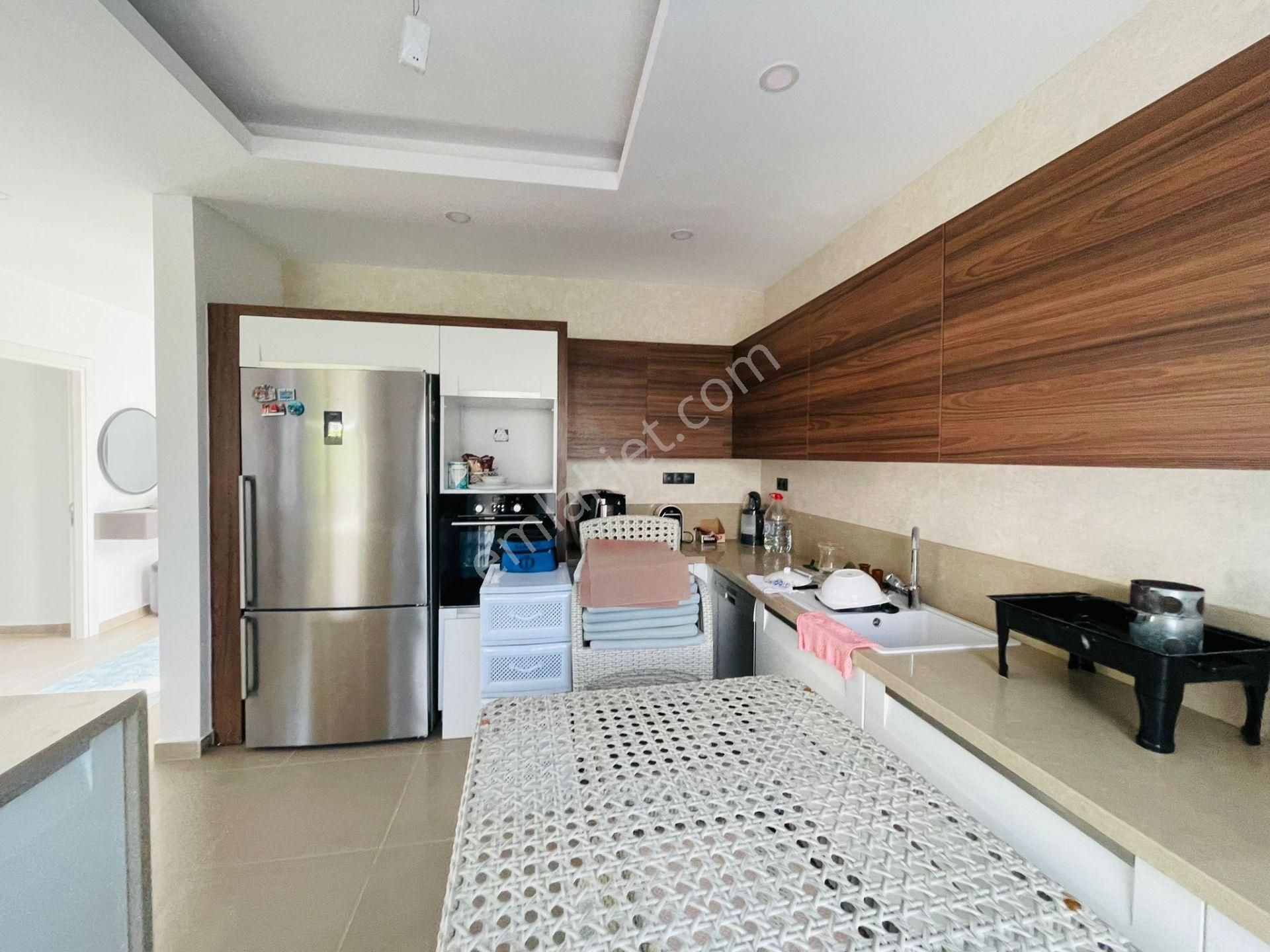 Manzara-özel Havuz-bahçe-güvenlik-lüx&modern Mımarı -yerden Isıtma-450 M2-tamamı Mustakıl - Görsel 17