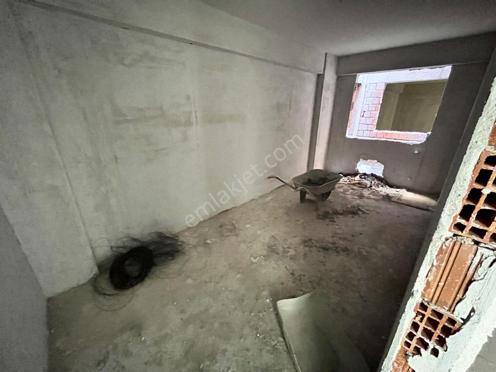 Karşıyaka İmbatlı Mahallesinde Fırsat 2+1 Satılık Daire - Görsel 18