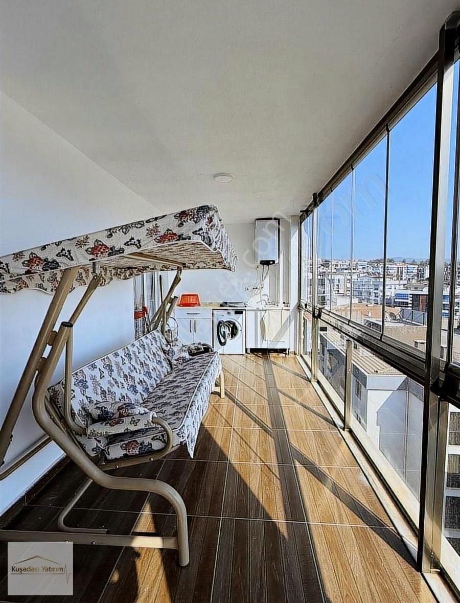 Kuşadasında Havuzlu Sitede Doğalgazlı Çatı Dubleks 4+1 Eşyalı - Görsel 26