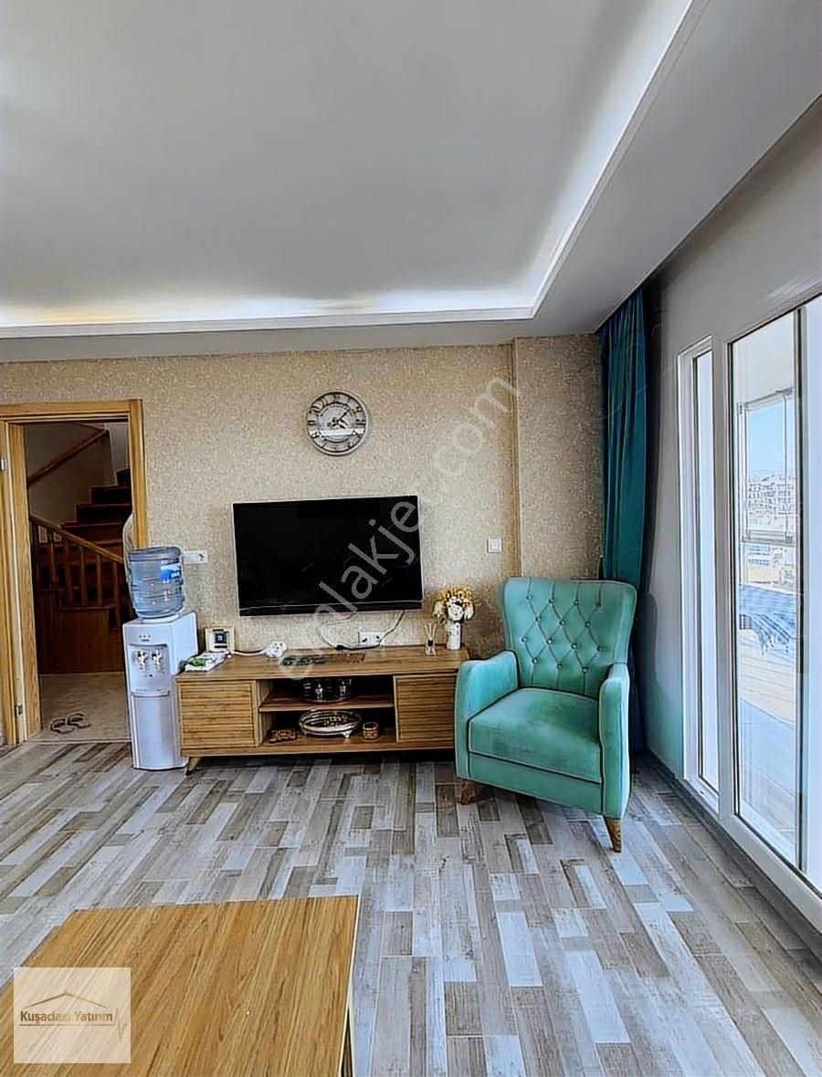 Kuşadasında Havuzlu Sitede Doğalgazlı Çatı Dubleks 4+1 Eşyalı - Görsel 30