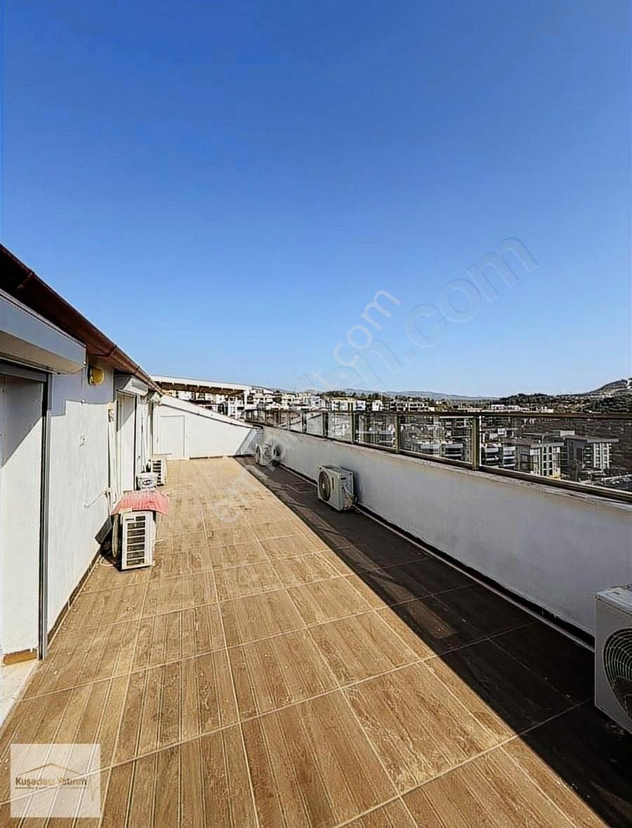 Kuşadasında Havuzlu Sitede Doğalgazlı Çatı Dubleks 4+1 Eşyalı - Görsel 20