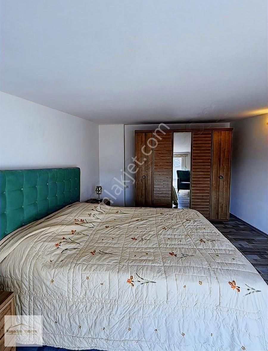 Kuşadasında Havuzlu Sitede Doğalgazlı Çatı Dubleks 4+1 Eşyalı - Görsel 12