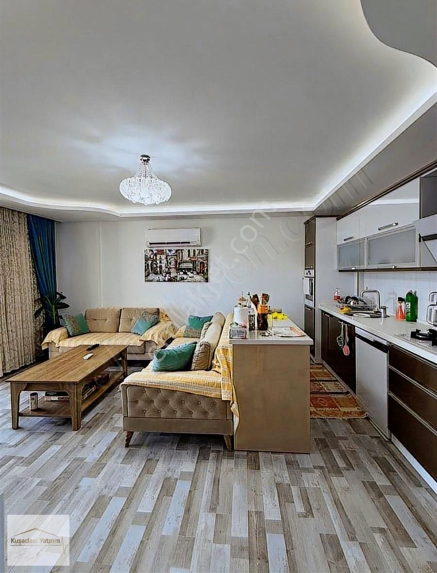 Kuşadasında Havuzlu Sitede Doğalgazlı Çatı Dubleks 4+1 Eşyalı - Görsel 4