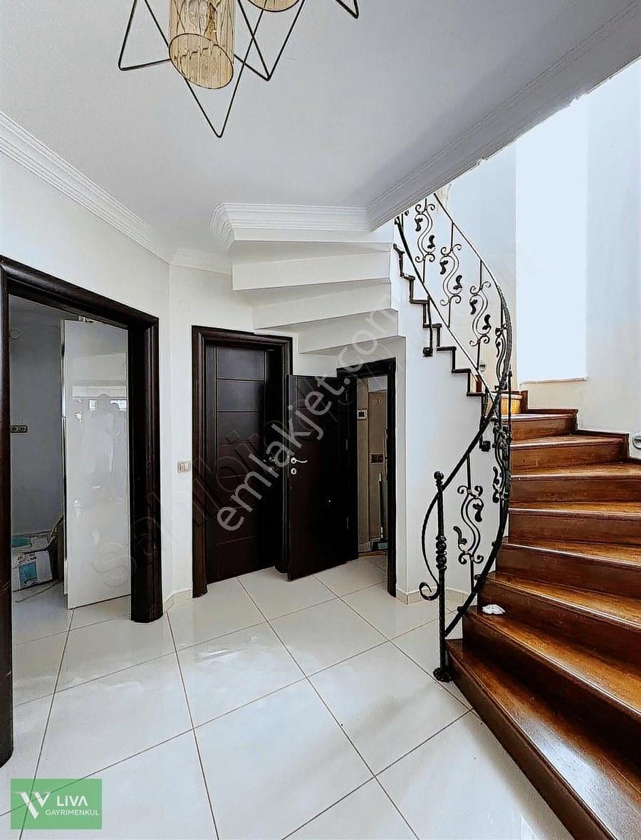 Satılık Villa Havuzlu Güvenlikli Site İçinde - Görsel 8
