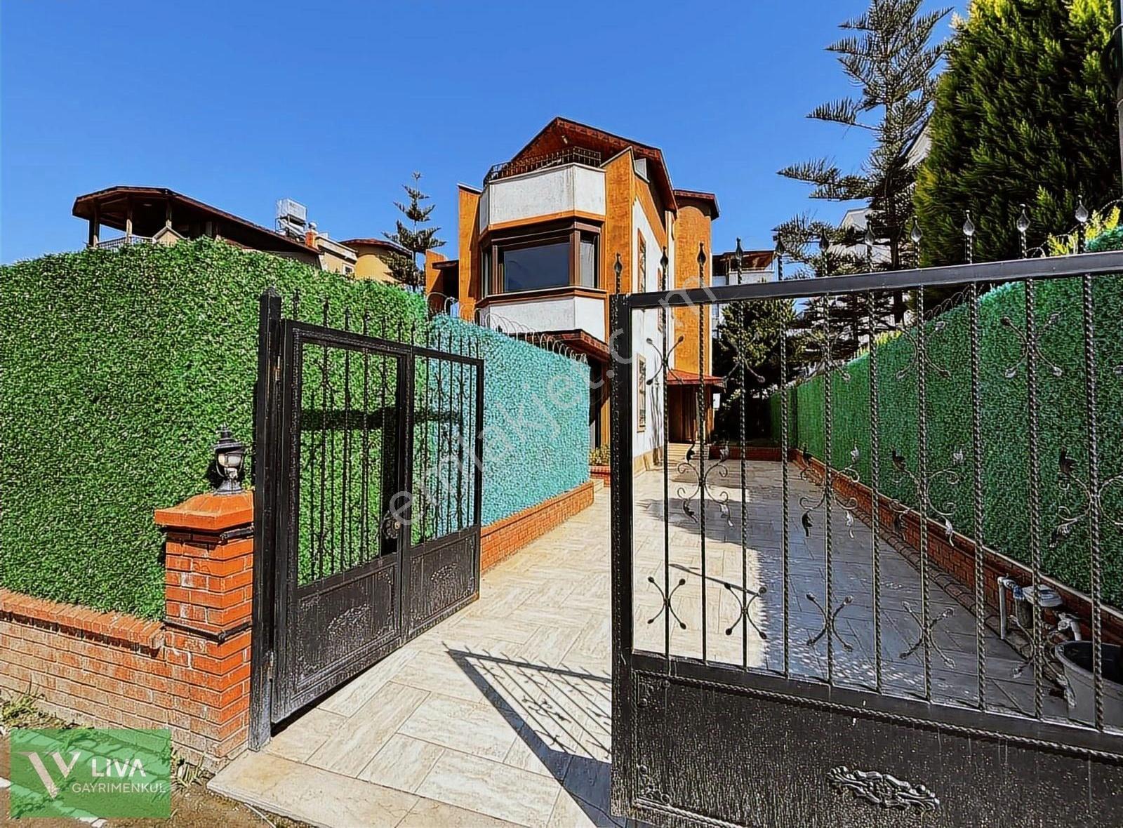 Satılık Villa Havuzlu Güvenlikli Site İçinde - Görsel 9