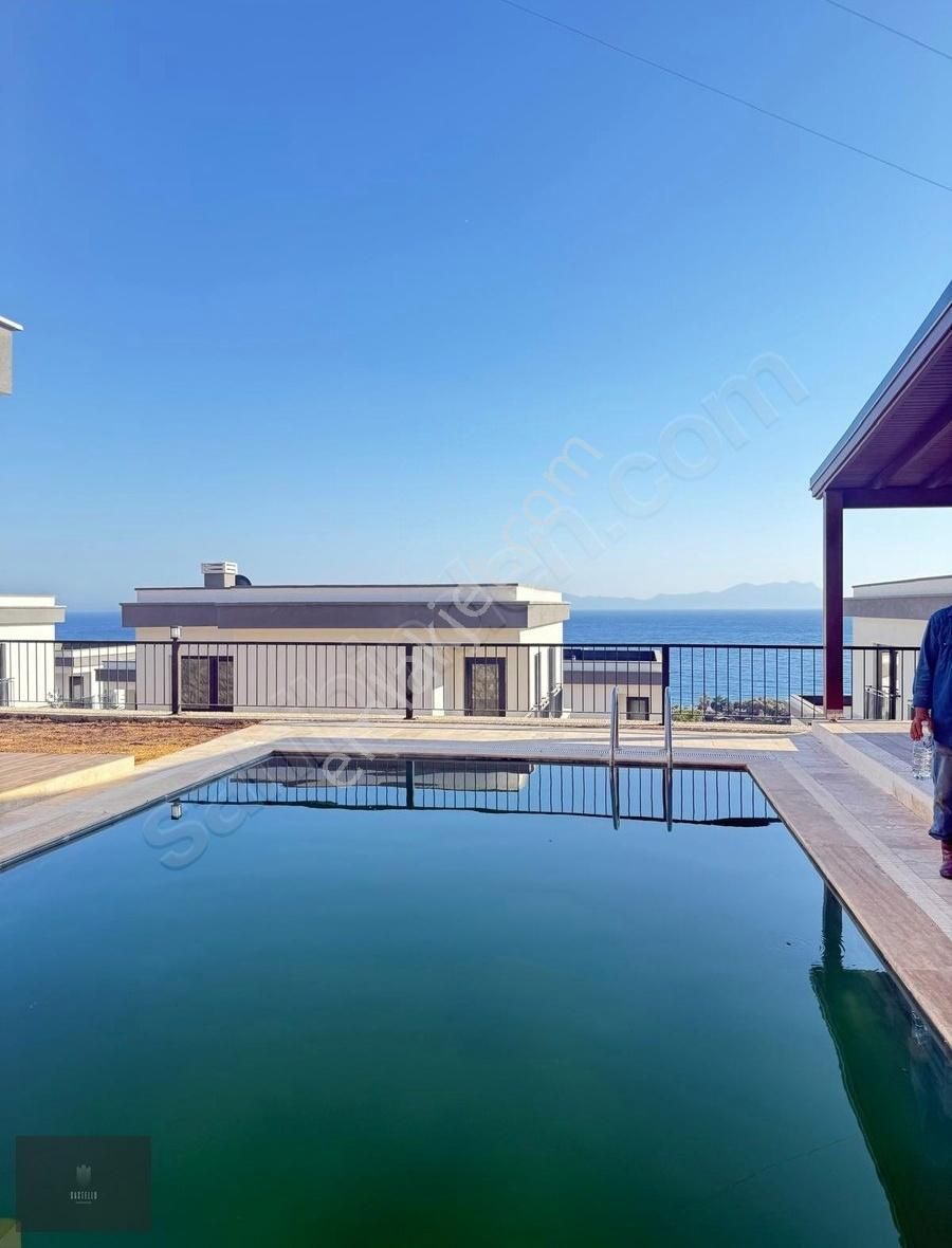 Bozalanda Denize 250mt Mesafede Full Deniz Manzaralı 3+1 Villa