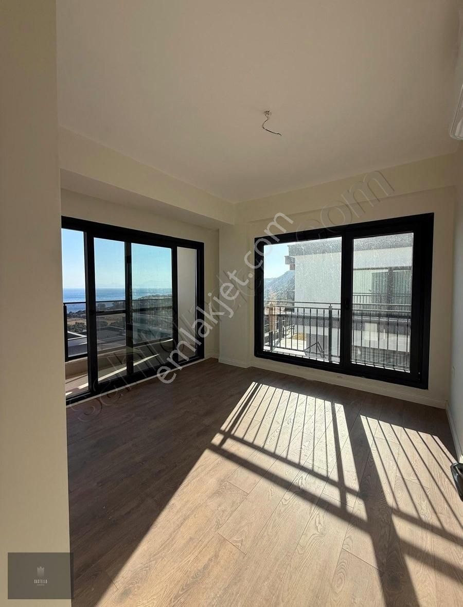 Bozalanda Denize 250mt Mesafede Full Deniz Manzaralı 3+1 Villa - Görsel 17