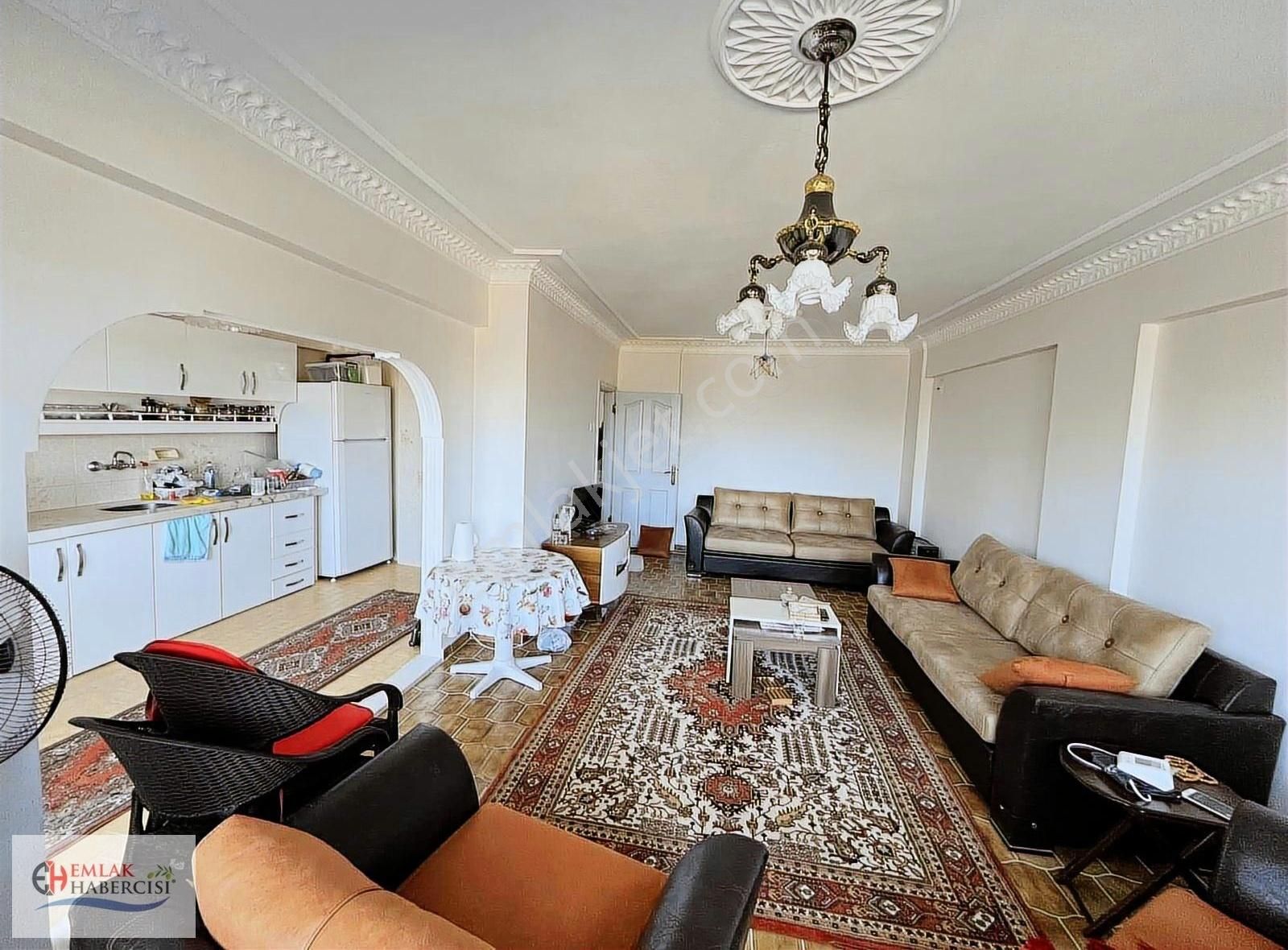 Güzelyalı Merkezde Denize Sıfır Siteiçi Otopark Alanlı 2+1 Daire