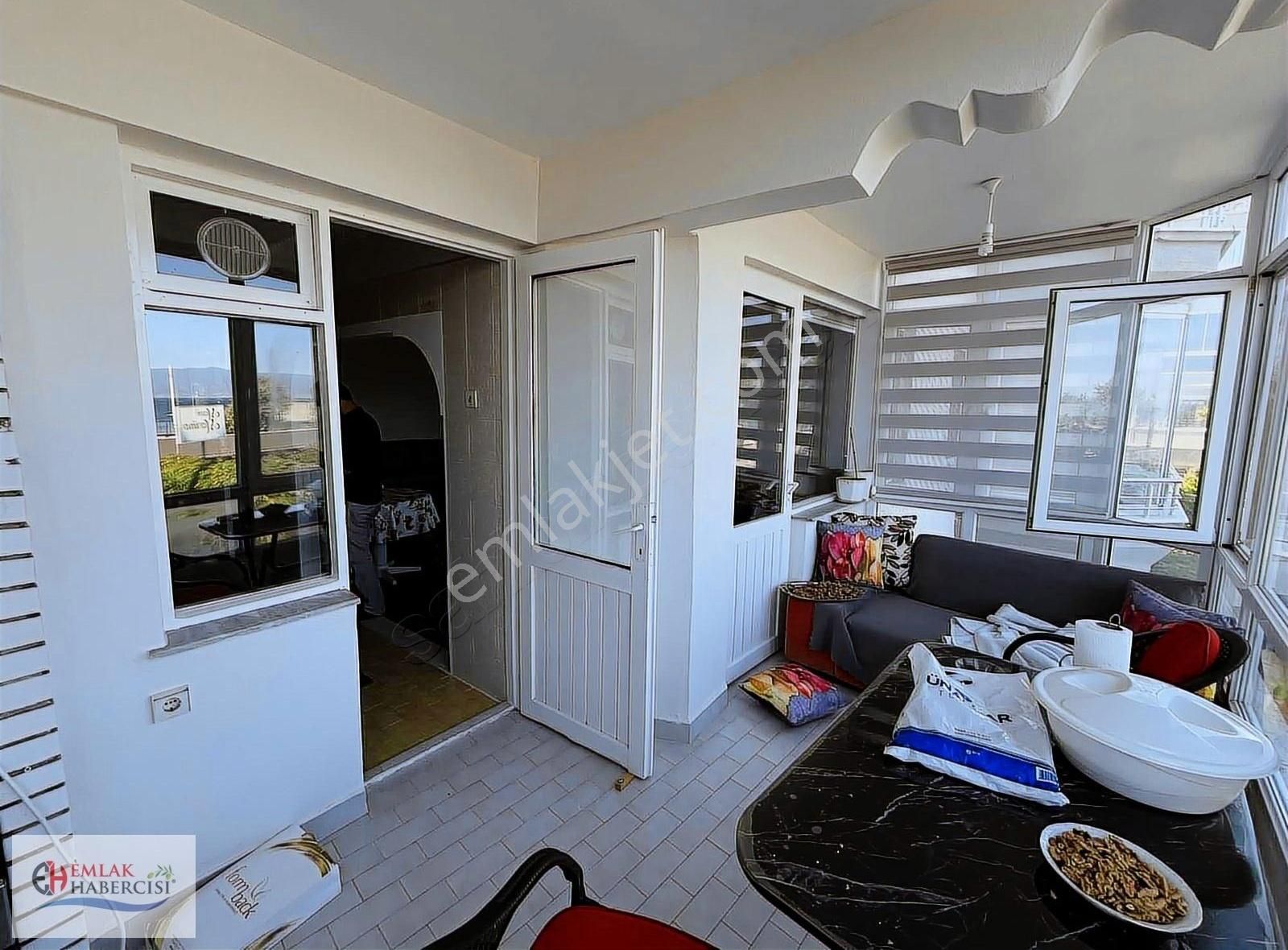Güzelyalı Merkezde Denize Sıfır Siteiçi Otopark Alanlı 2+1 Daire - Görsel 2