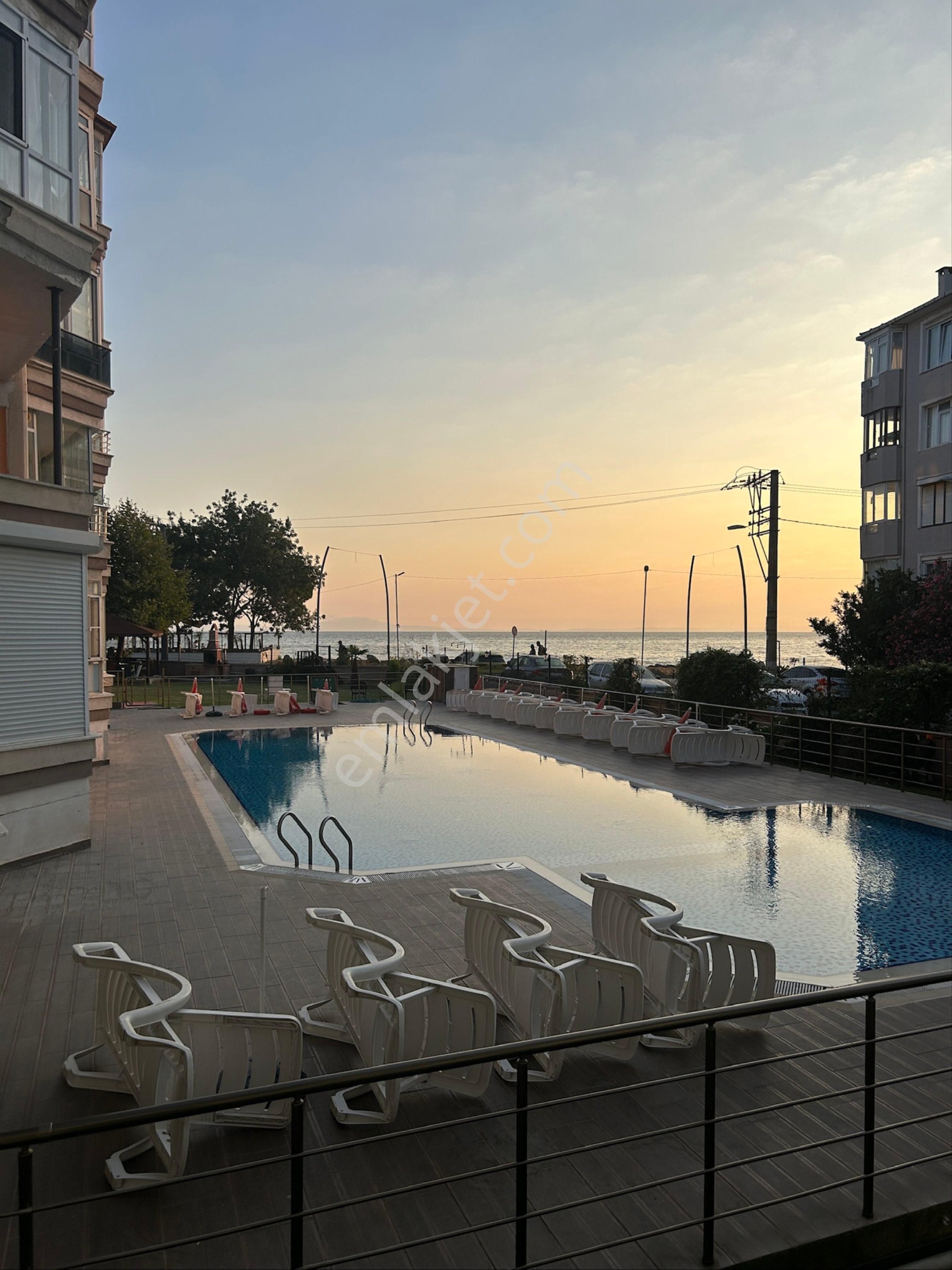 Acil Satılık Denize Sıfır Havuzlu Site İçinde - Görsel 20