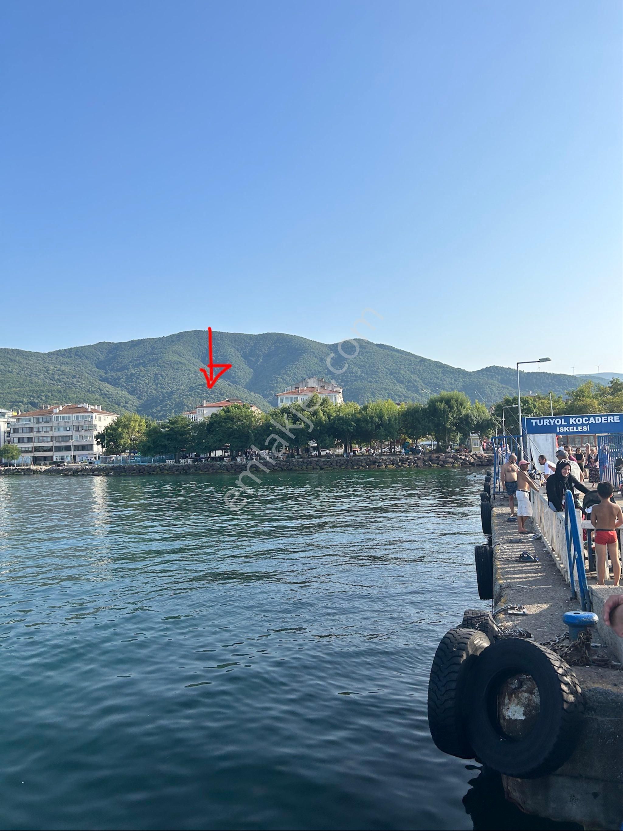 Acil Satılık Denize Sıfır Havuzlu Site İçinde - Görsel 12