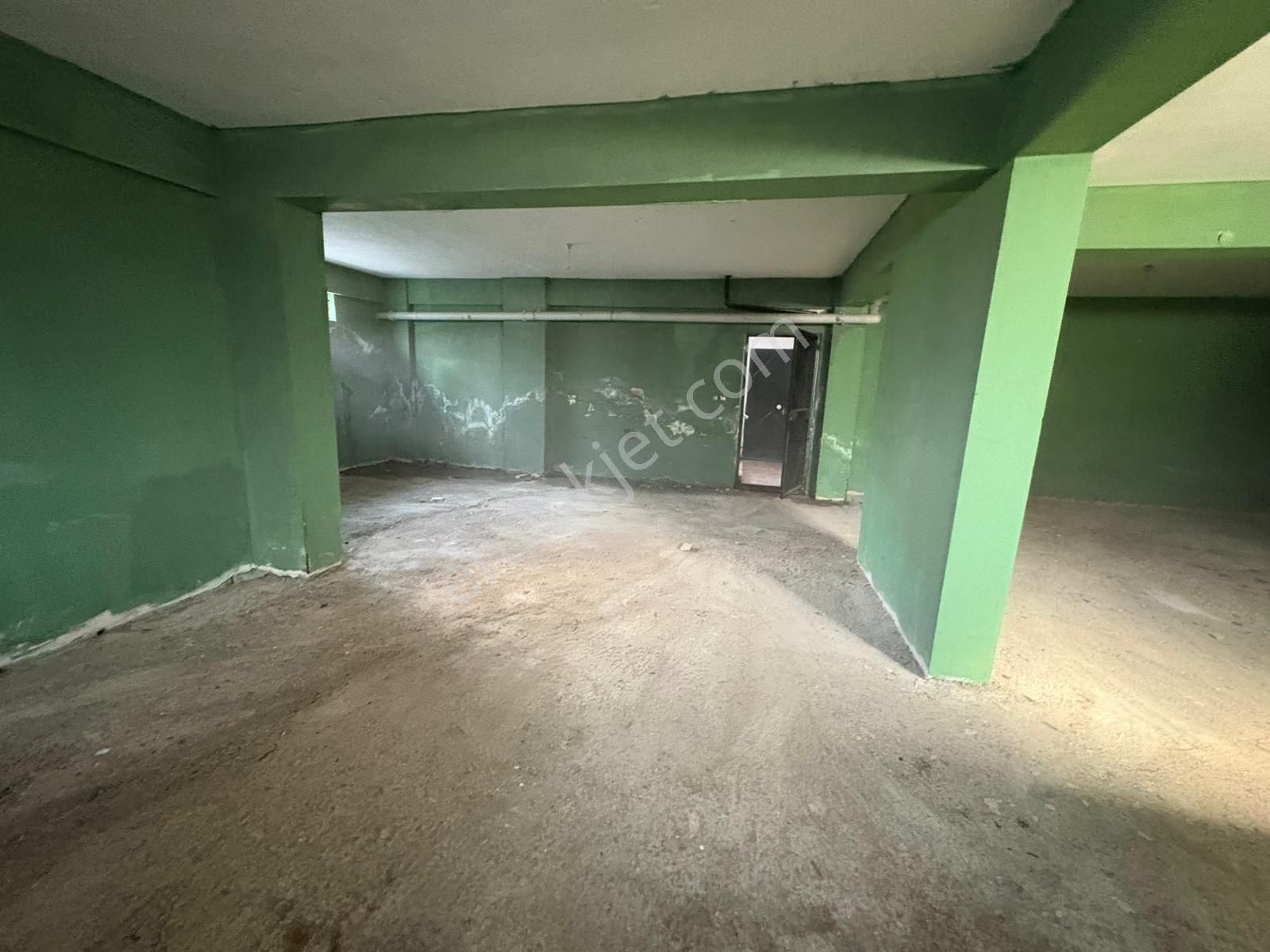 Bina Altı 10 Merdivenle İnilen Çok Amaçlı Kullanıma Uygun Depo - Görsel 9