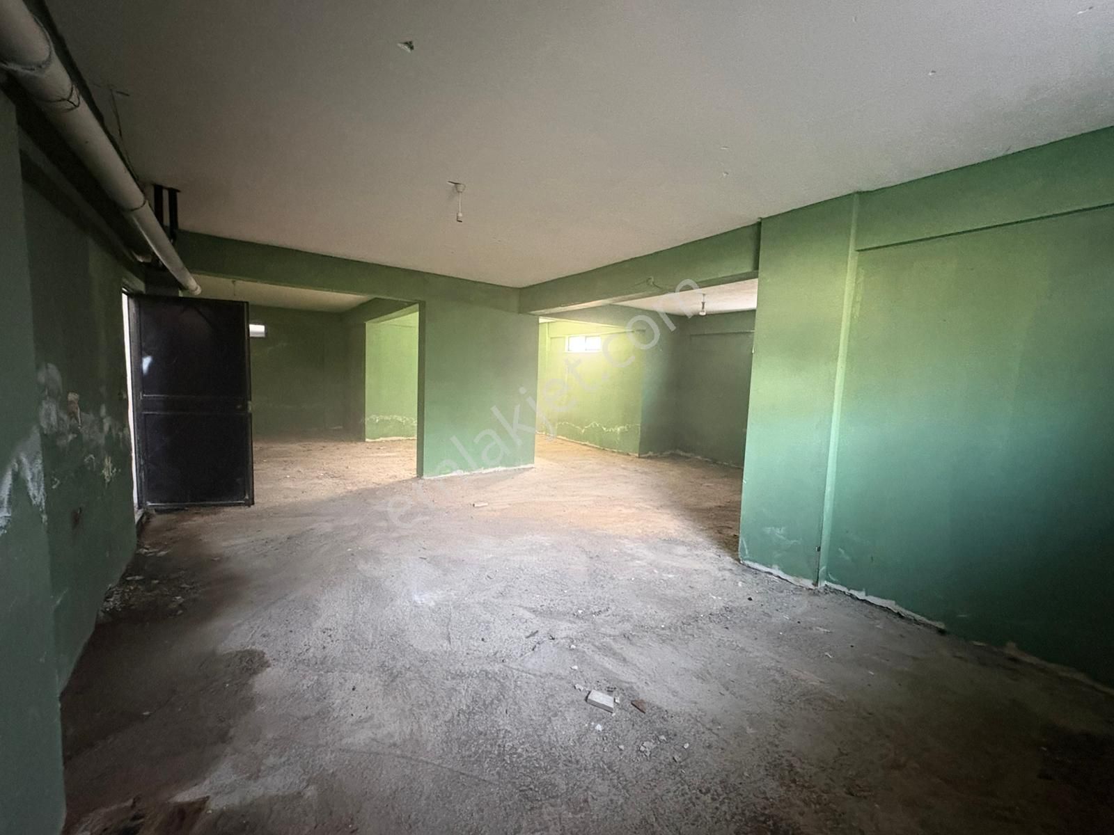 Bina Altı 10 Merdivenle İnilen Çok Amaçlı Kullanıma Uygun Depo - Görsel 8