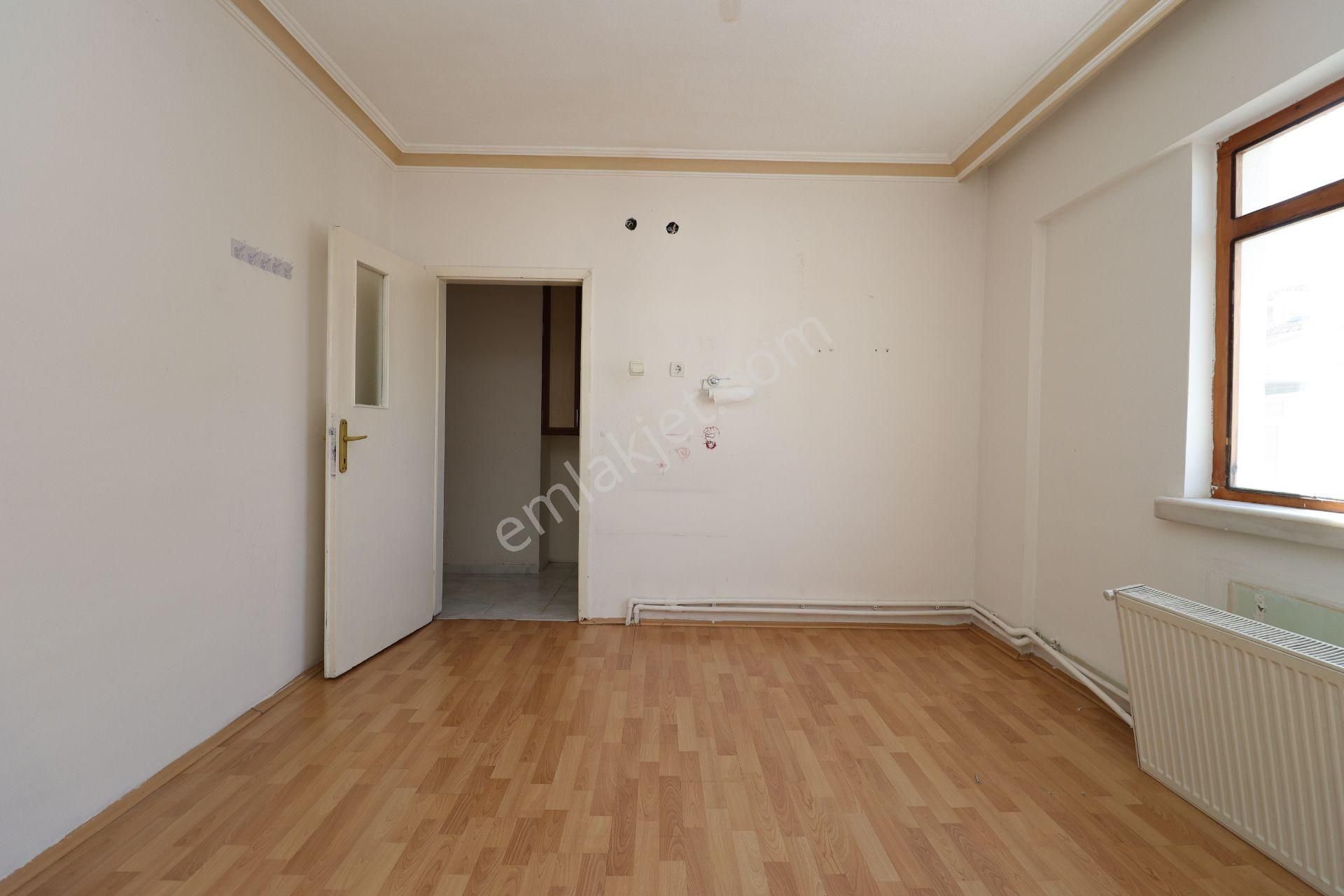 Akif'ten Plevne'de Ayaş Yoluna Yakın Katta Park Manzaralı 3+1 Kiralık Daire - Görsel 22