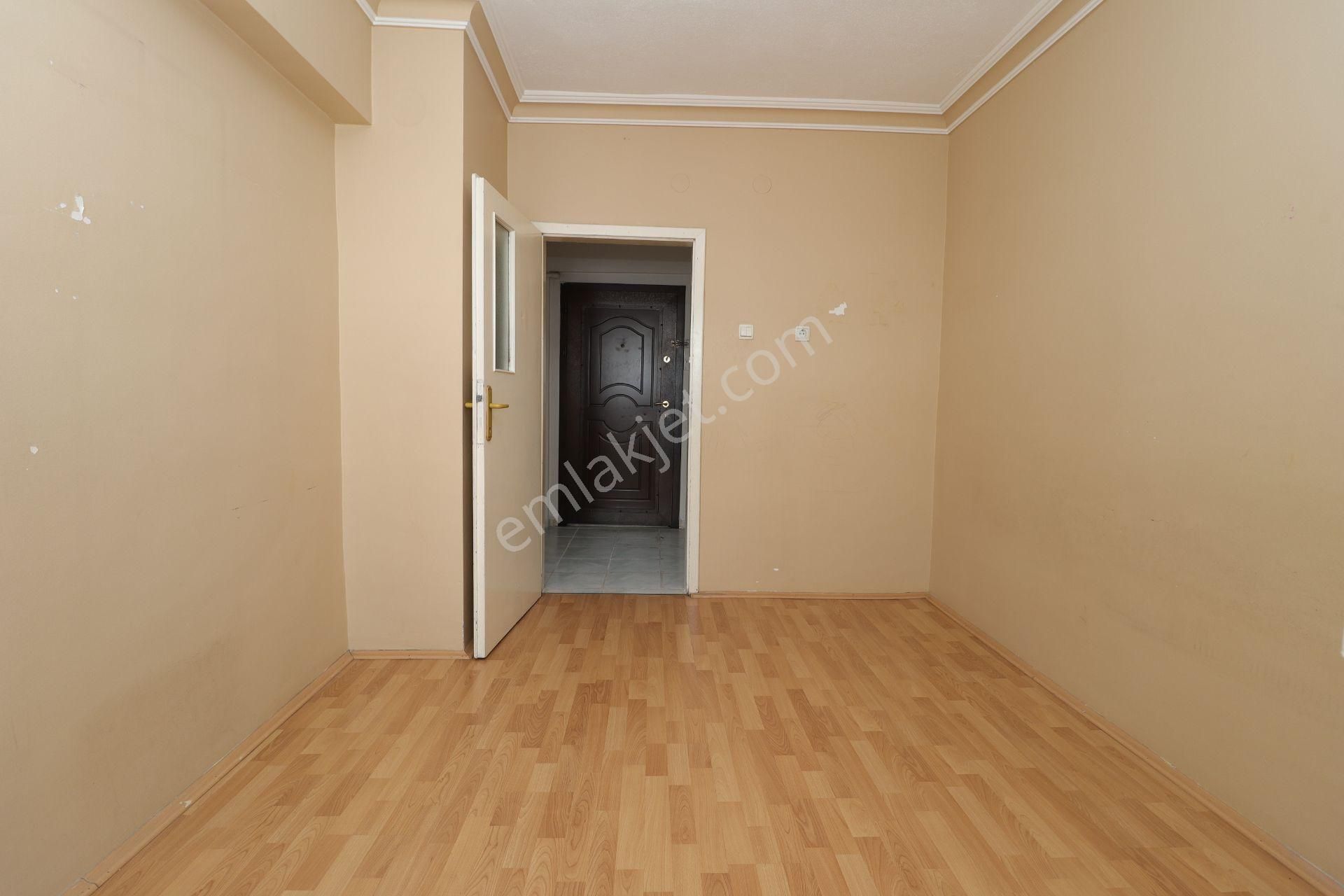 Akif'ten Plevne'de Ayaş Yoluna Yakın Katta Park Manzaralı 3+1 Kiralık Daire - Görsel 11