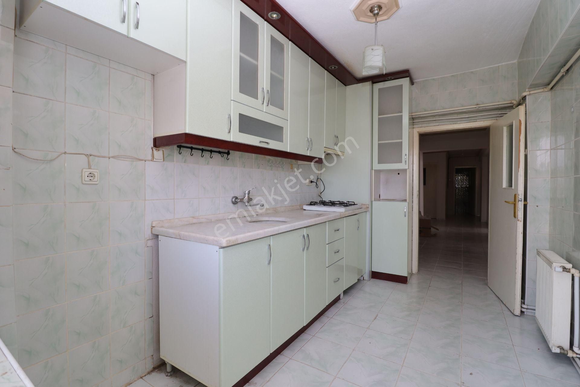 Akif'ten Plevne'de Ayaş Yoluna Yakın Katta Park Manzaralı 3+1 Kiralık Daire - Görsel 2