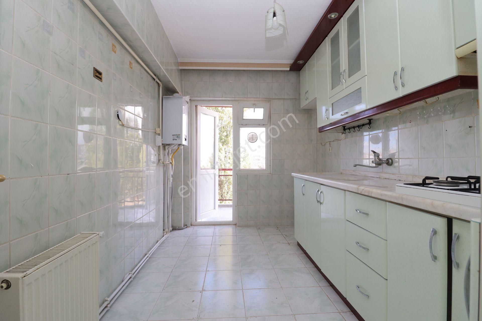 Akif'ten Plevne'de Ayaş Yoluna Yakın Katta Park Manzaralı 3+1 Kiralık Daire - Görsel 4