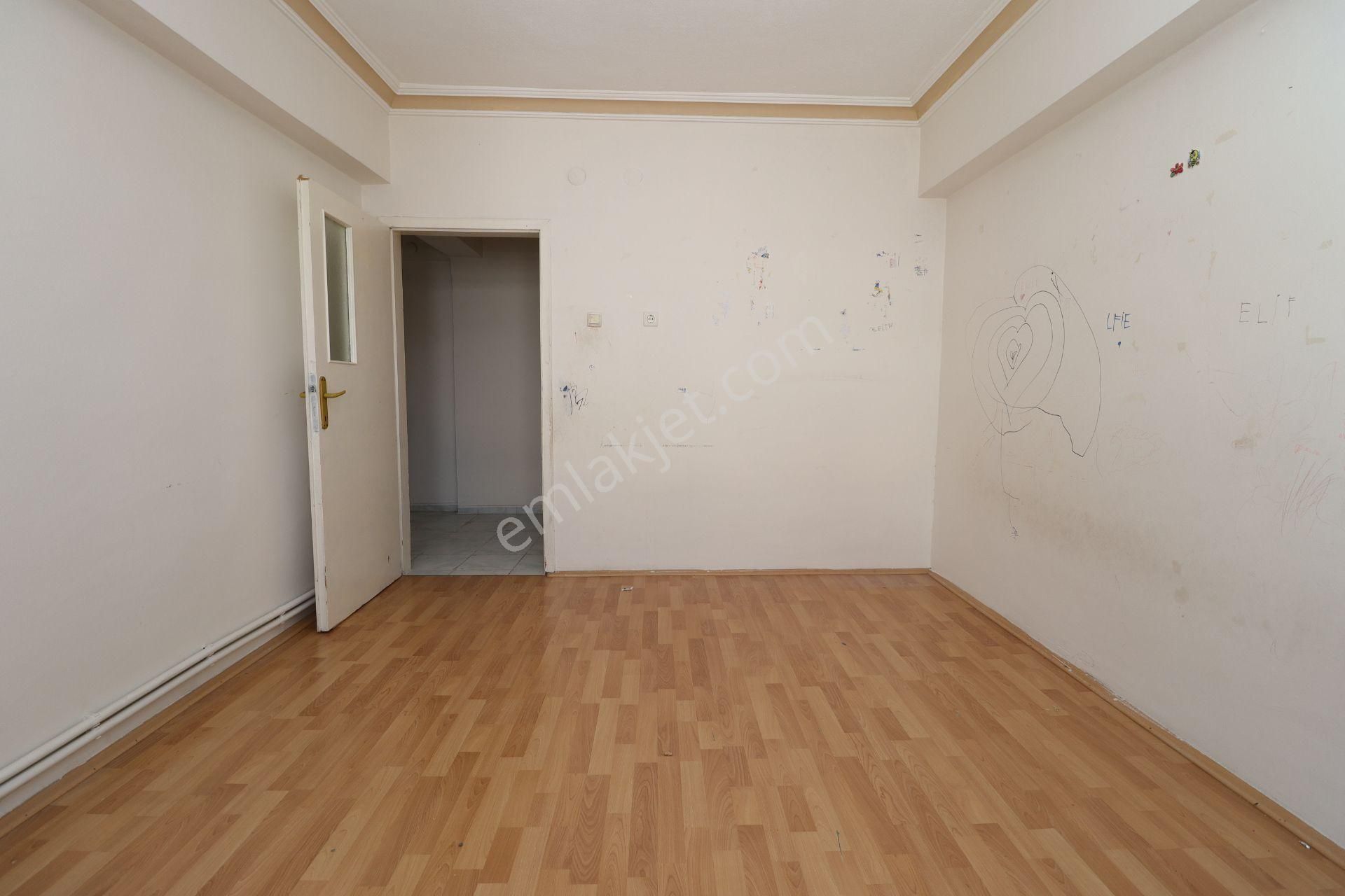 Akif'ten Plevne'de Ayaş Yoluna Yakın Katta Park Manzaralı 3+1 Kiralık Daire - Görsel 16