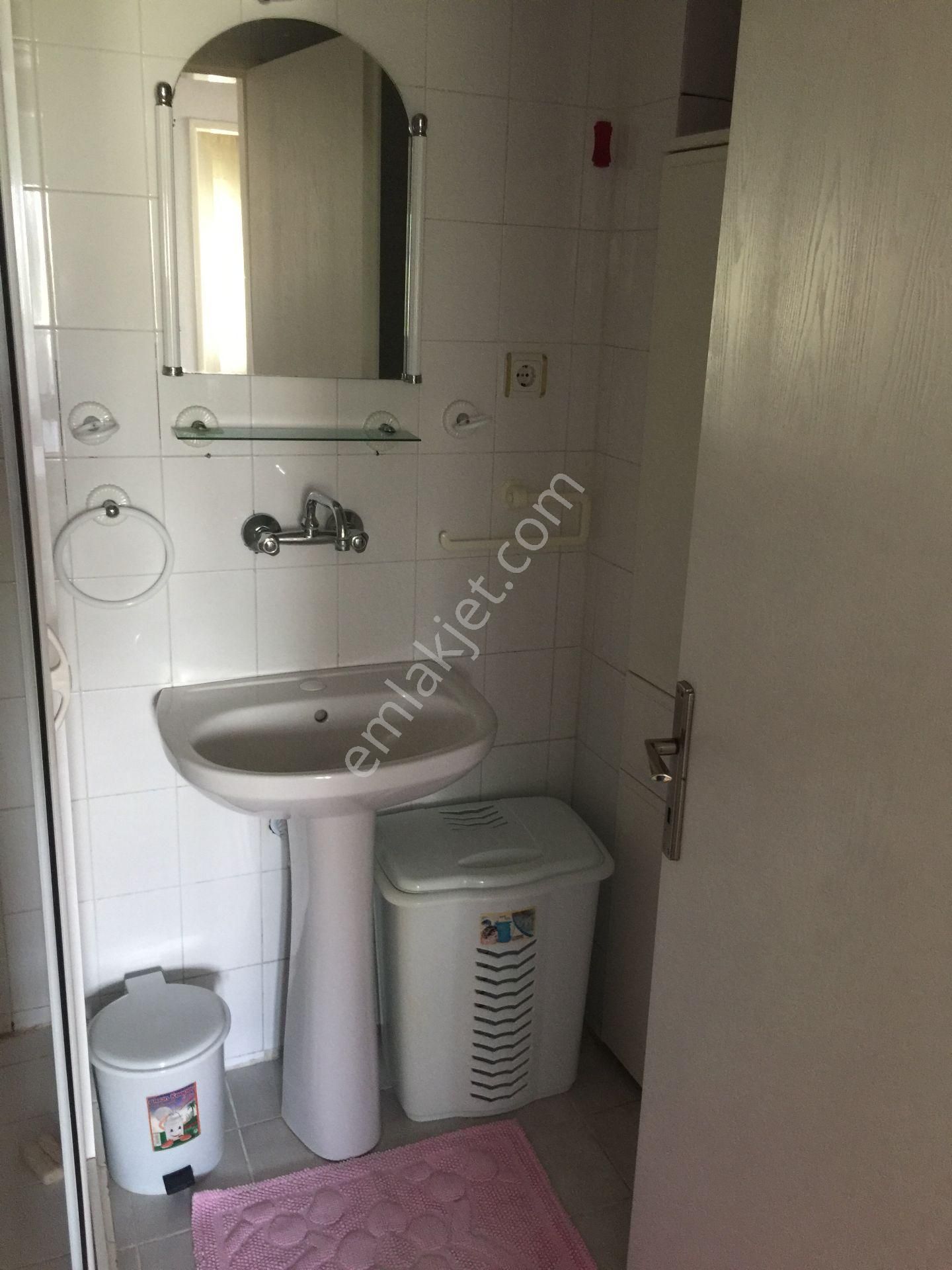 Bornova Evka 4 Mahallesinde Full Eşyalı Doğalgazlı Klimalı Kiralık Daire - Görsel 13