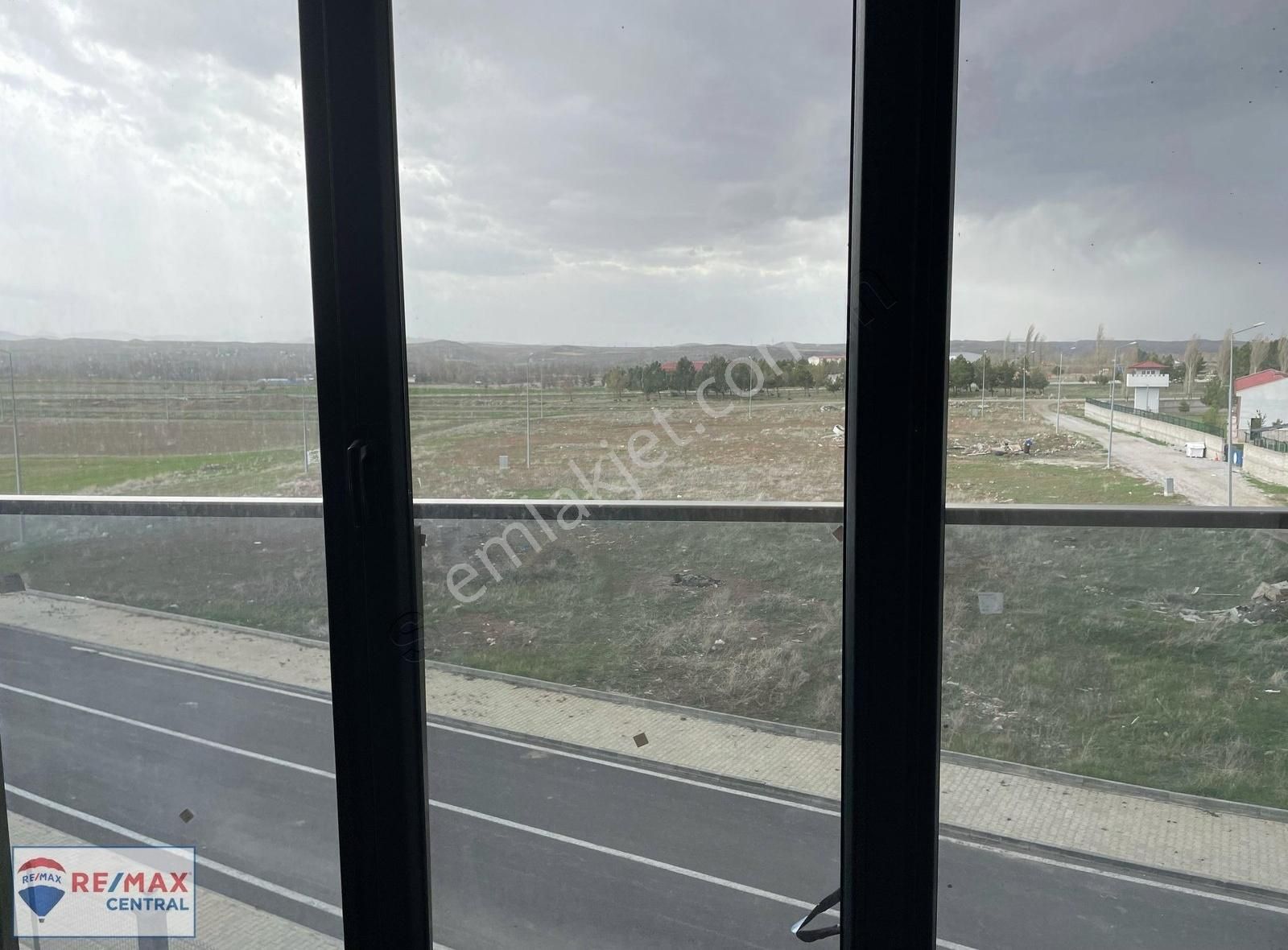 Remax Central'dan Zara Ekici Rezidans'ta Satılık 3+1 - Görsel 28