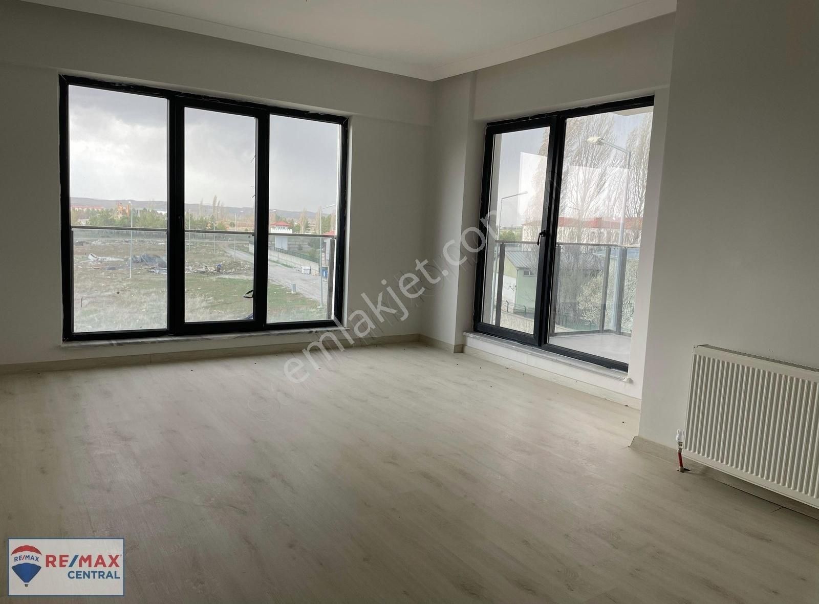 Remax Central'dan Zara Ekici Rezidans'ta Satılık 3+1 - Görsel 24