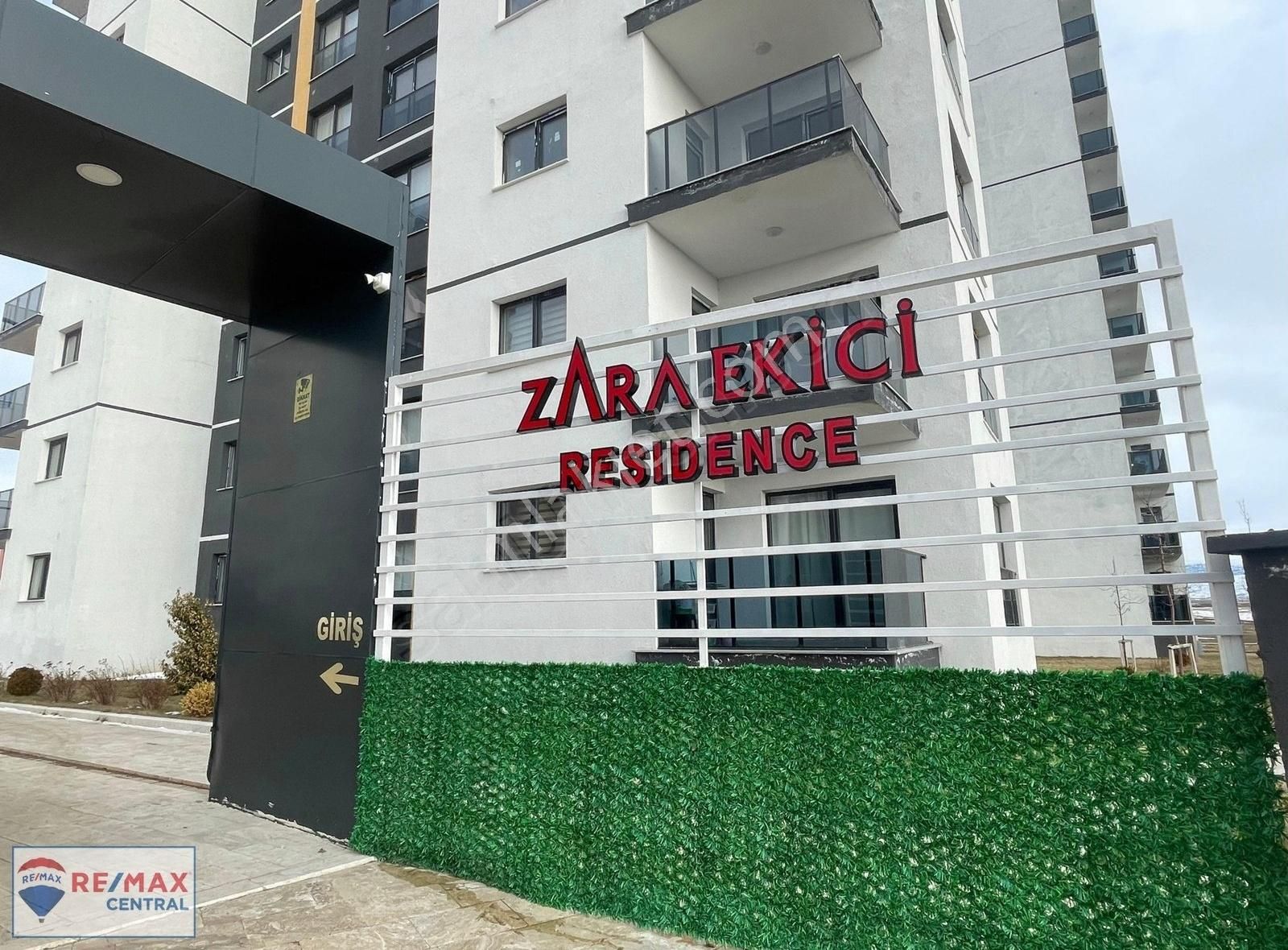 Remax Central'dan Zara Ekici Rezidans'ta Satılık 3+1