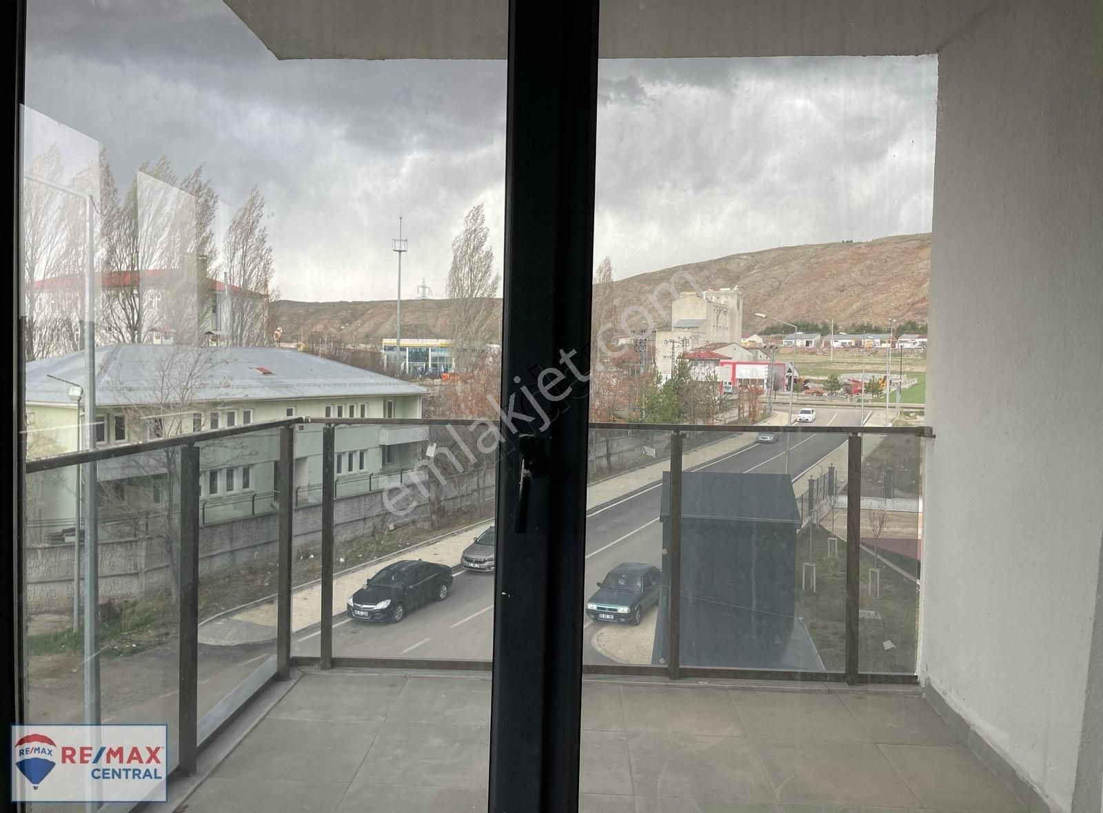 Remax Central'dan Zara Ekici Rezidans'ta Satılık 3+1 - Görsel 29