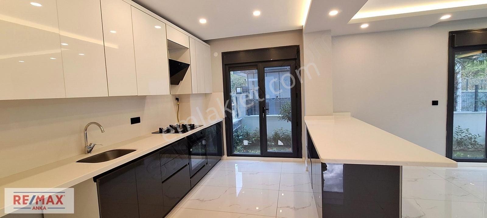 Doğa İle İç İçe Akıllı Ev Sistemi Müstakil Havuzlu Modern Villa - Görsel 5