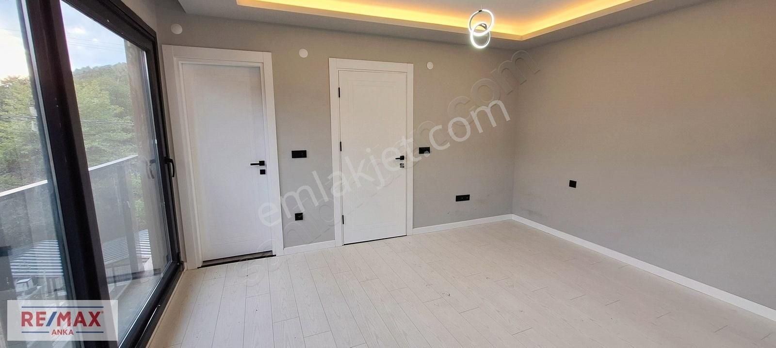 Doğa İle İç İçe Akıllı Ev Sistemi Müstakil Havuzlu Modern Villa - Görsel 11