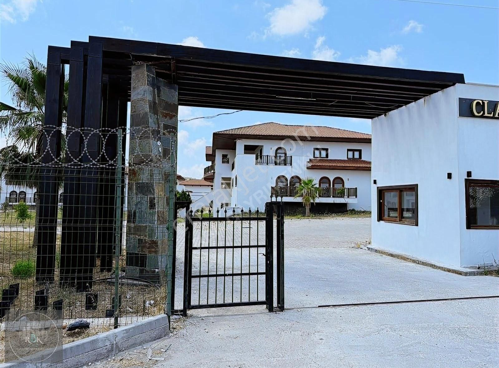 Manavgat Claudıus Park Sitesinde Havuzlu Fırsat Villa