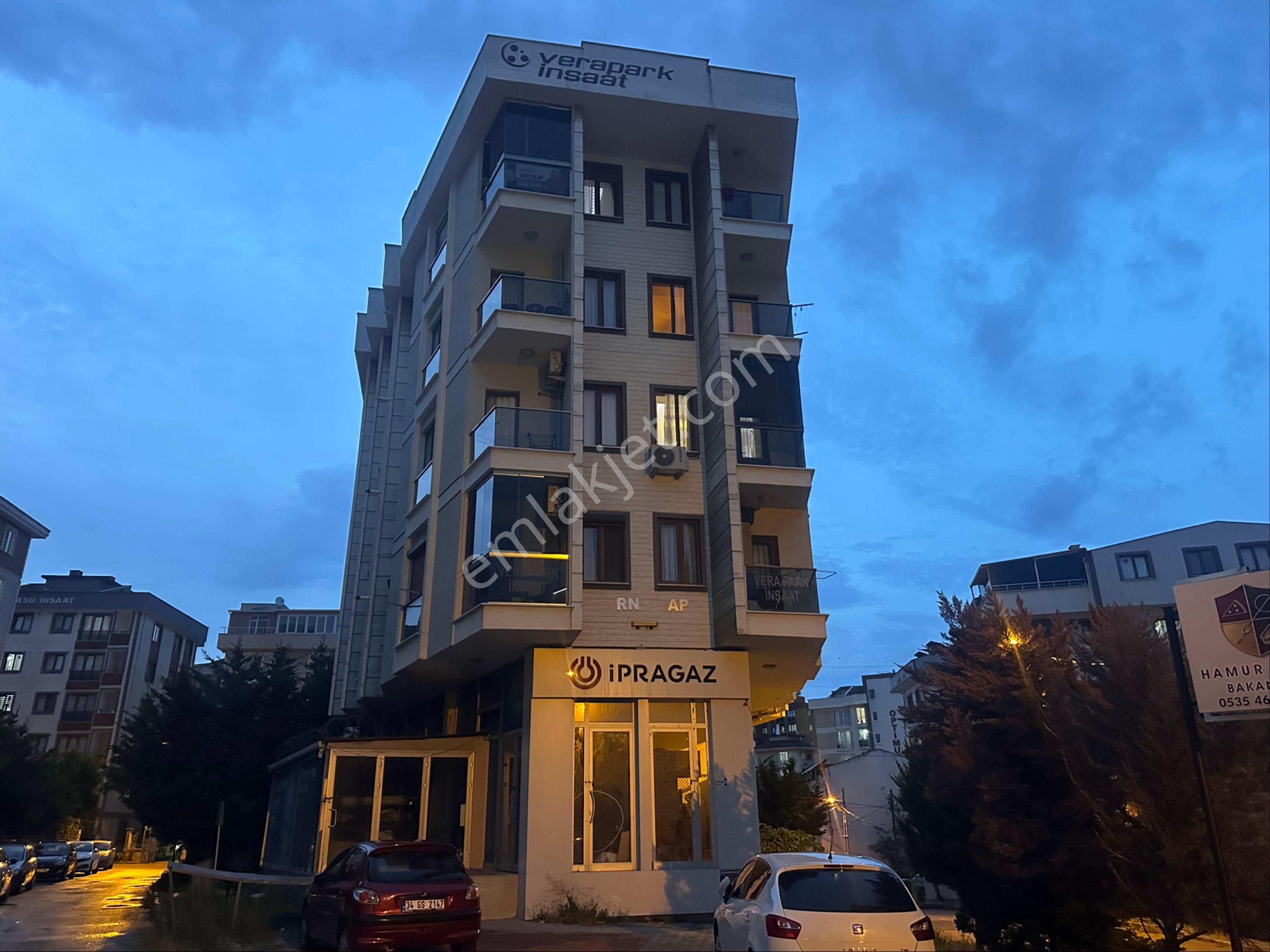 Kurtköy Merkezde Keyifli Özel Yapım Satılık 2+1 Dubleks Daire