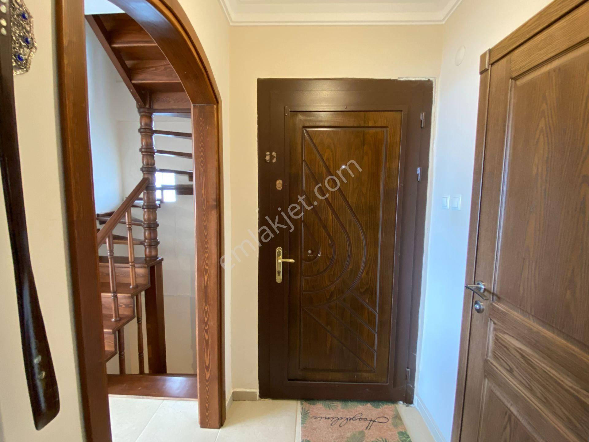 Küçükkuyu Mıhlı'da Dağ Ve Deniz Manzaralı 5+1 Satılık Villa - Görsel 20