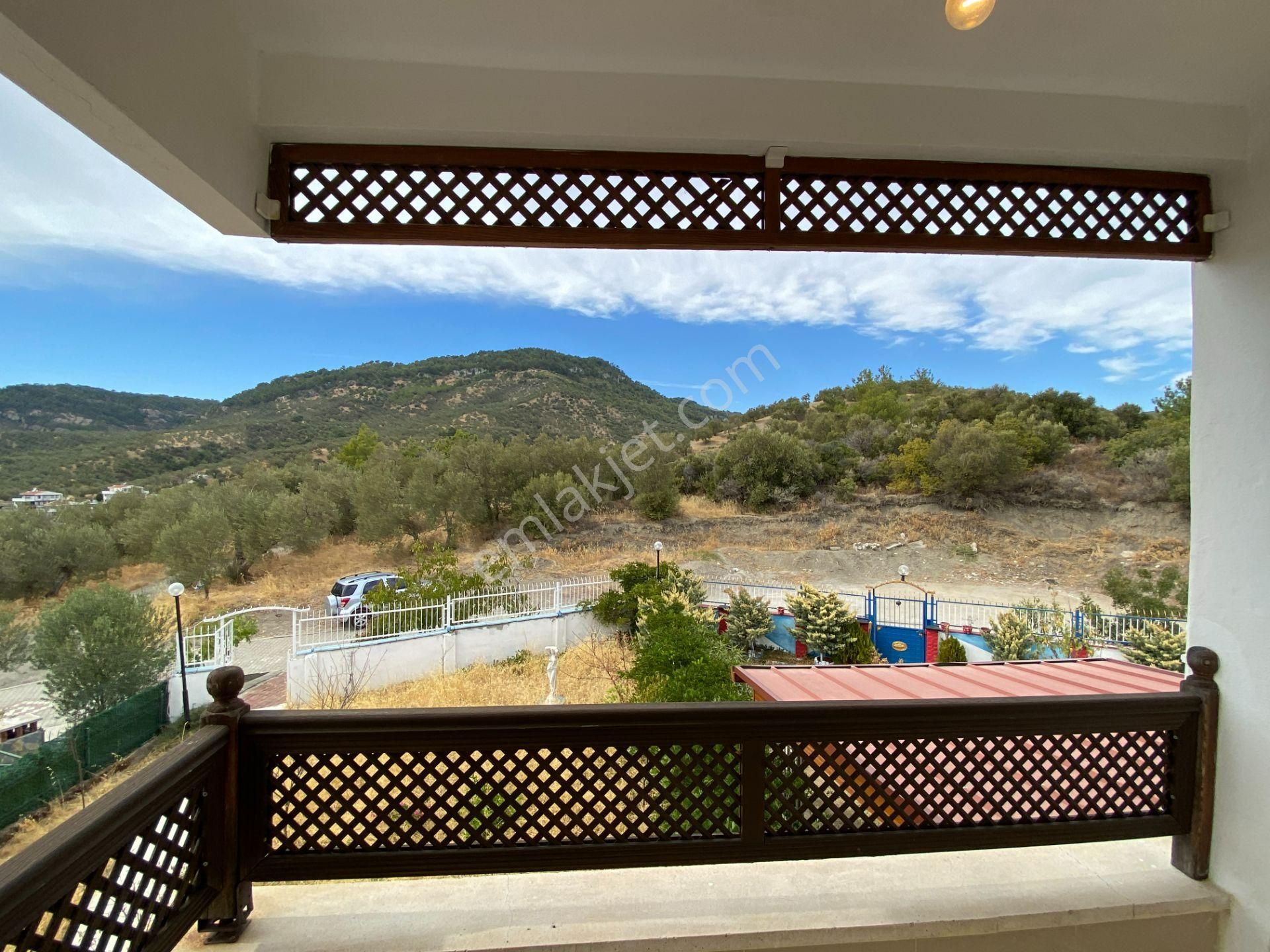 Küçükkuyu Mıhlı'da Dağ Ve Deniz Manzaralı 5+1 Satılık Villa - Görsel 18